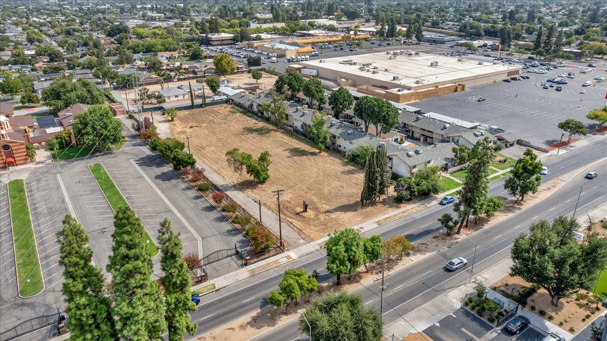 3436 N First St, Fresno, CA 93726