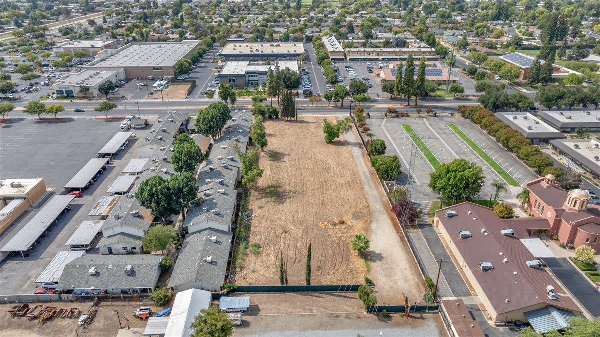 3436 N First St, Fresno, CA 93726
