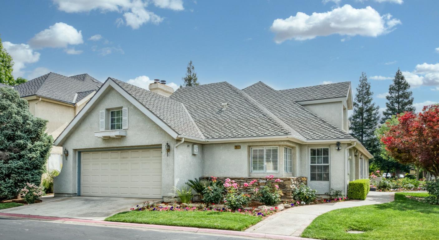 2977 W Pembrook, Fresno, CA 93711