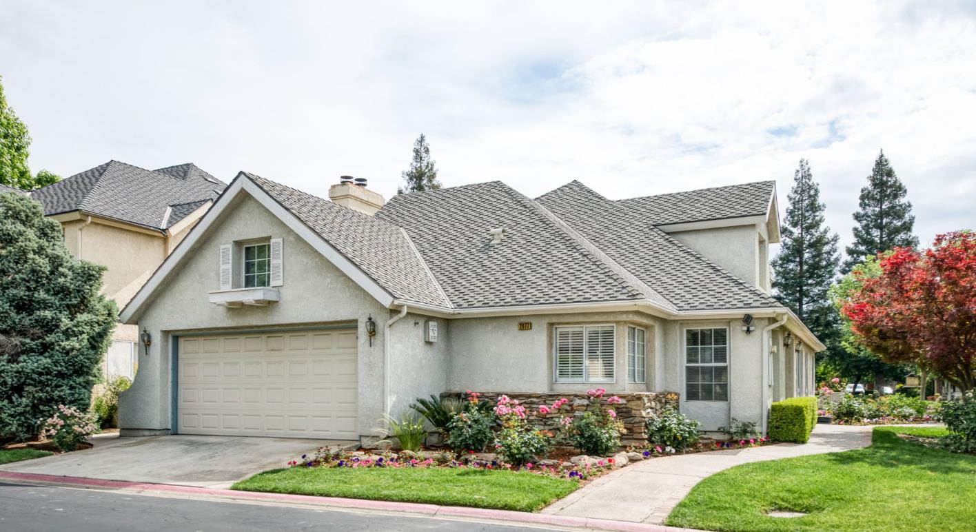 2977 W Pembrook, Fresno, CA 93711