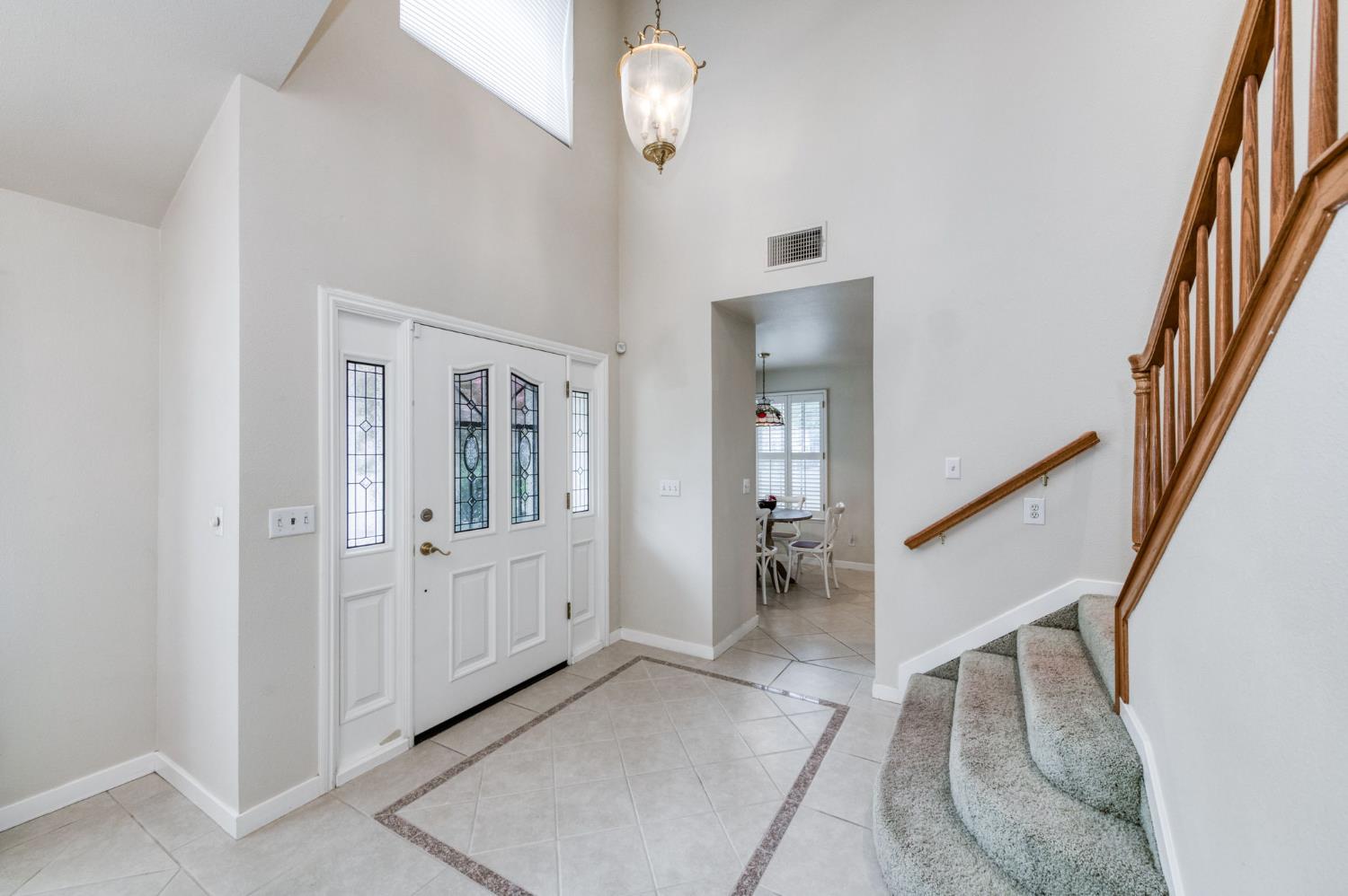 2977 W Pembrook, Fresno, CA 93711
