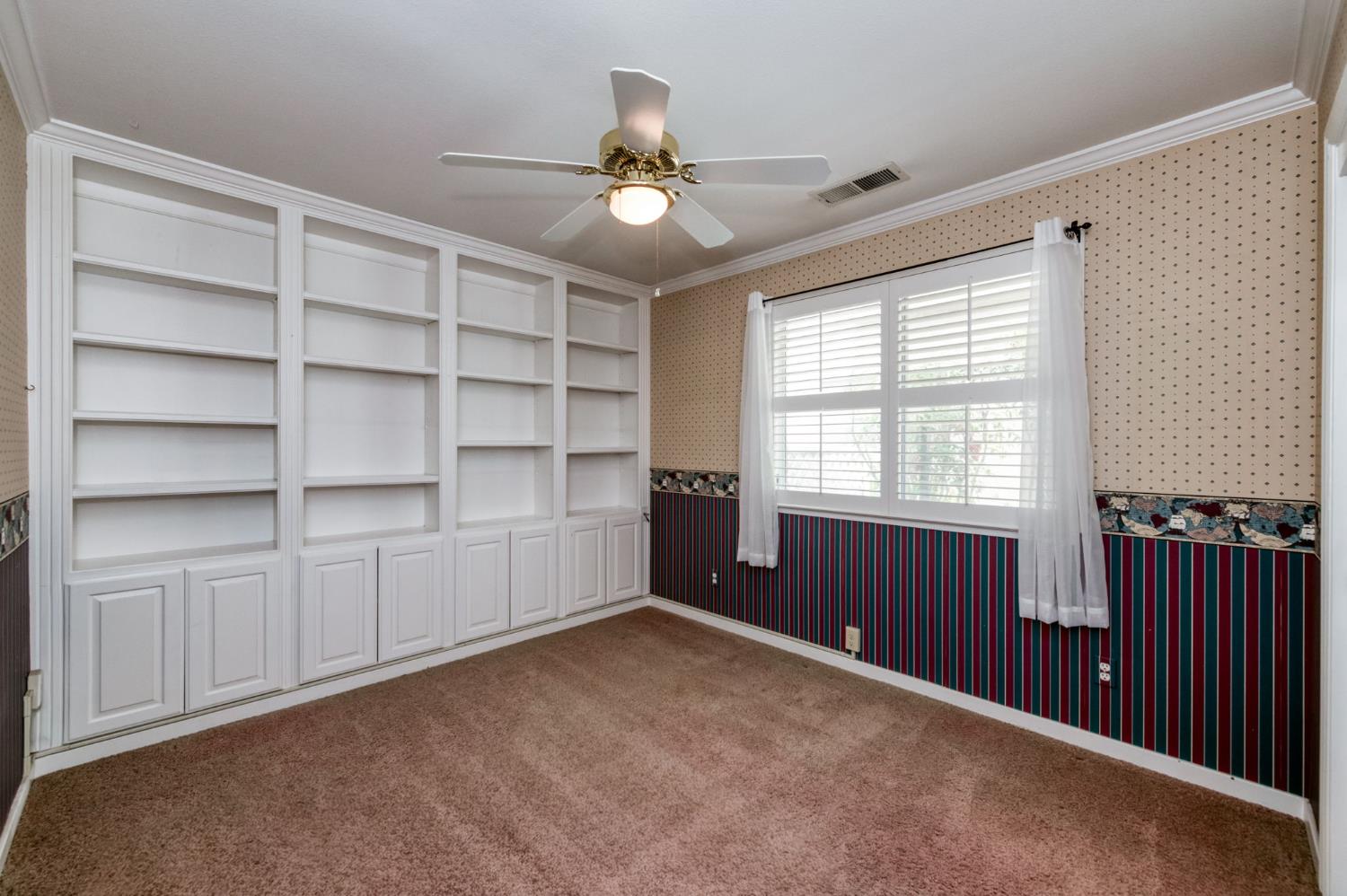 2977 W Pembrook, Fresno, CA 93711