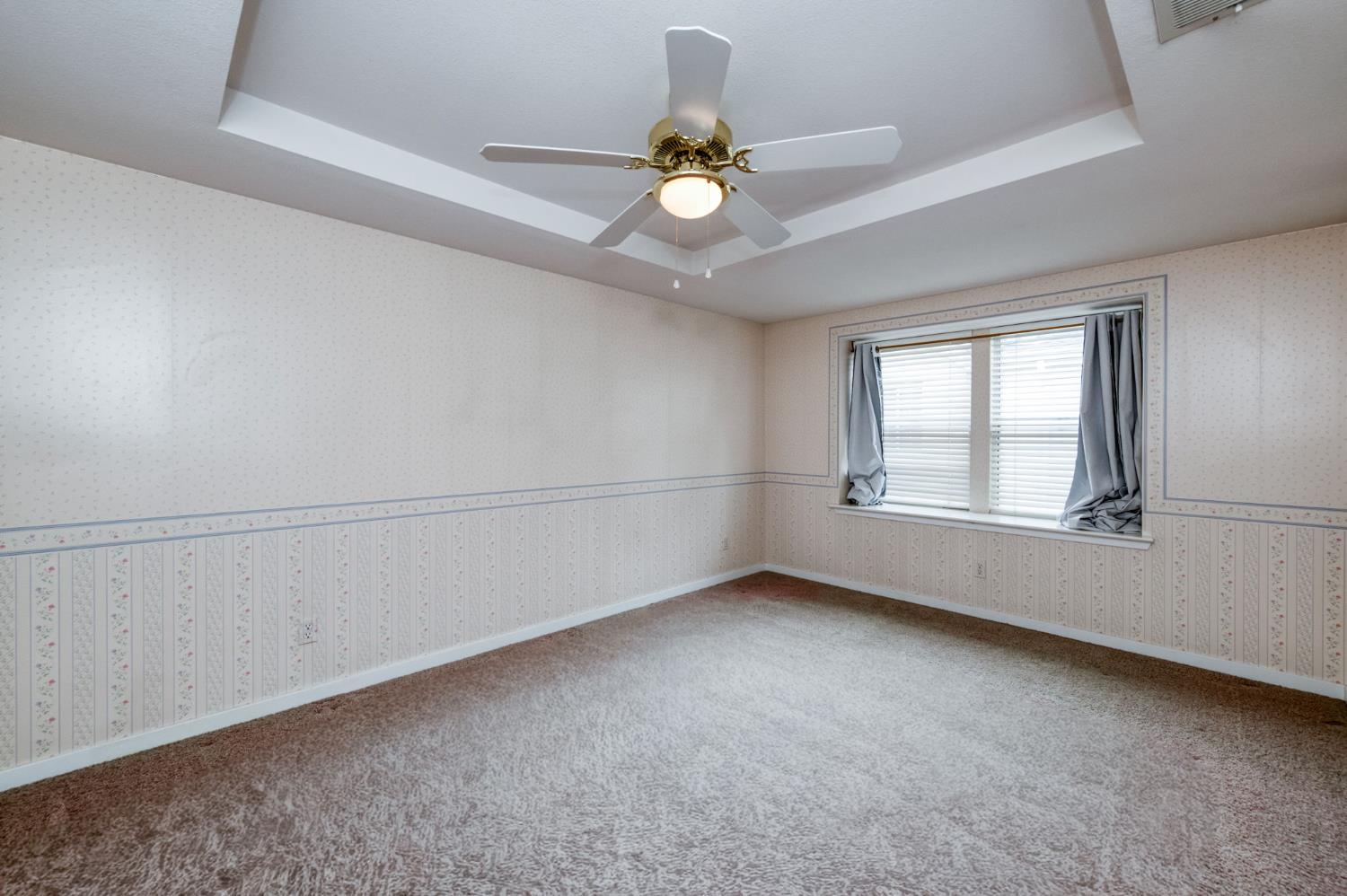 2977 W Pembrook, Fresno, CA 93711