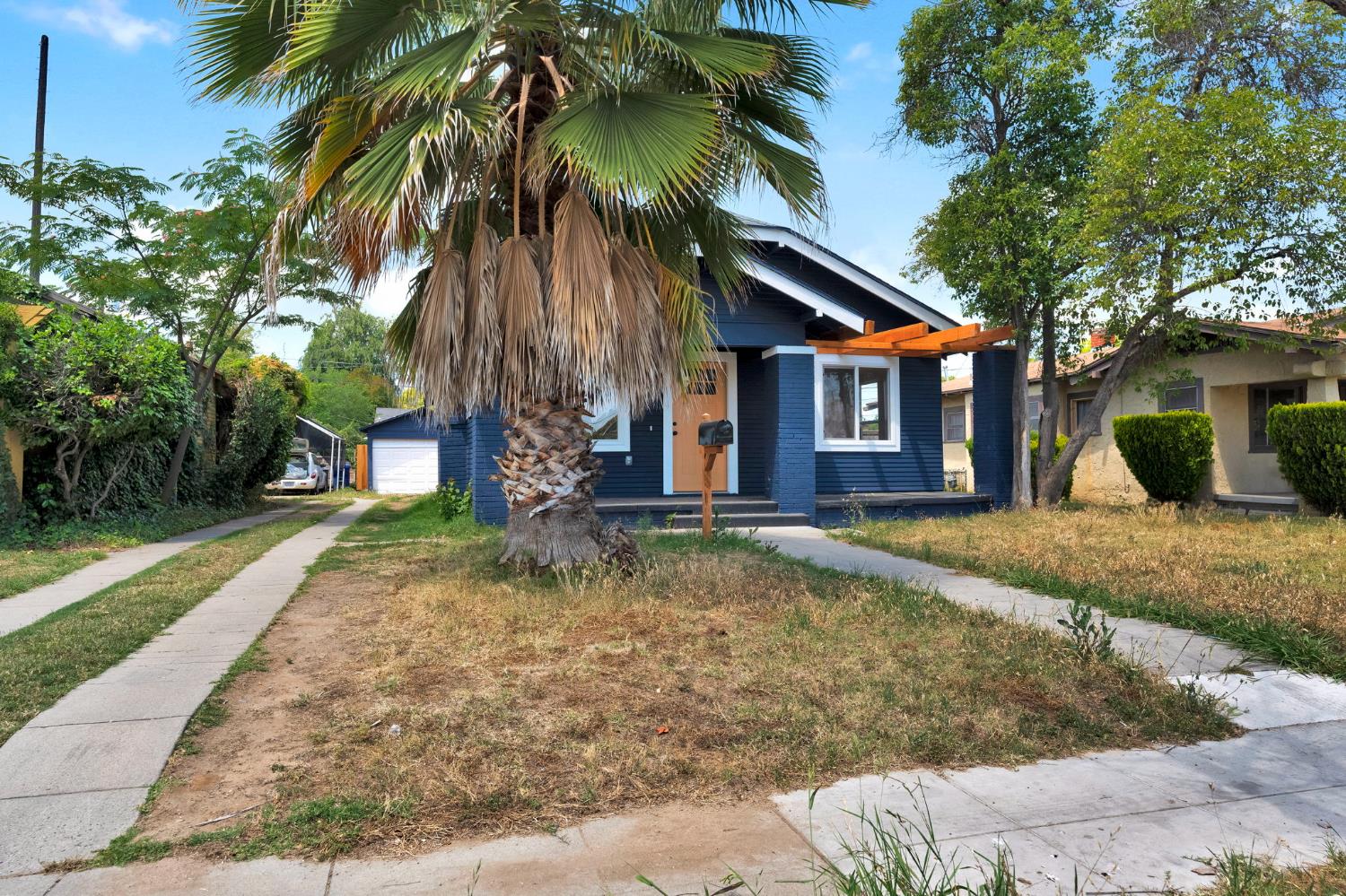 1235 N Safford Ave, Fresno, CA 93728