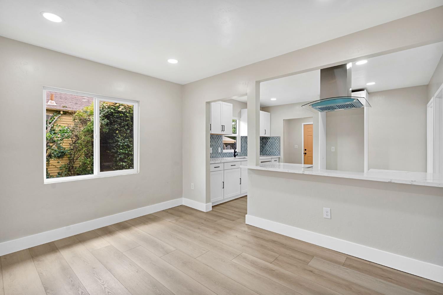 1235 N Safford Ave, Fresno, CA 93728