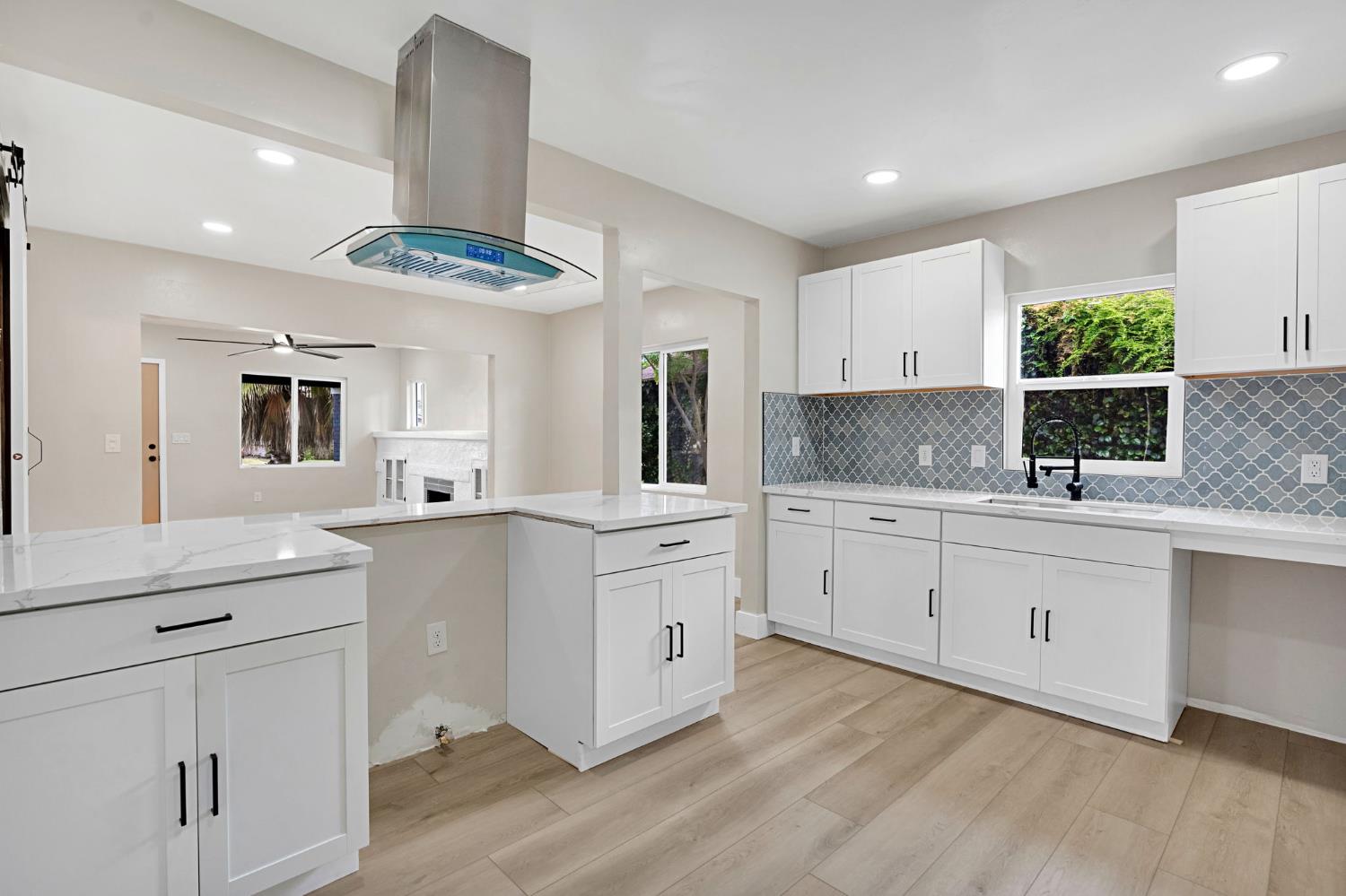 1235 N Safford Ave, Fresno, CA 93728