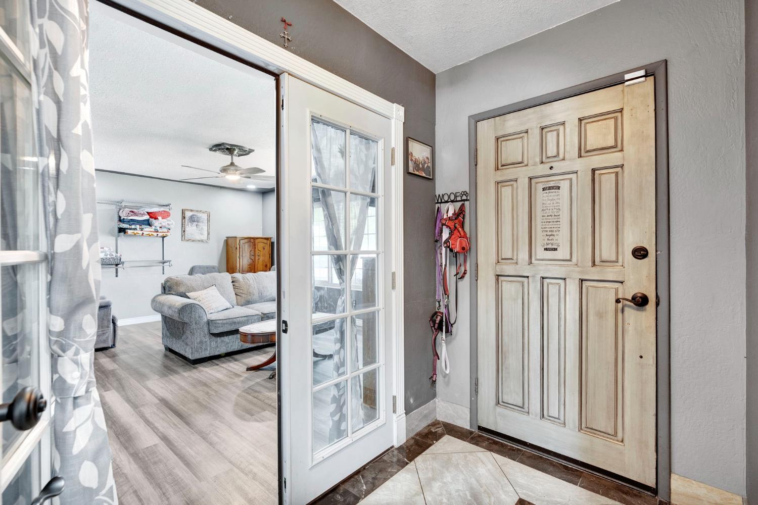 1758 Barstow Ave, Clovis, CA 93611