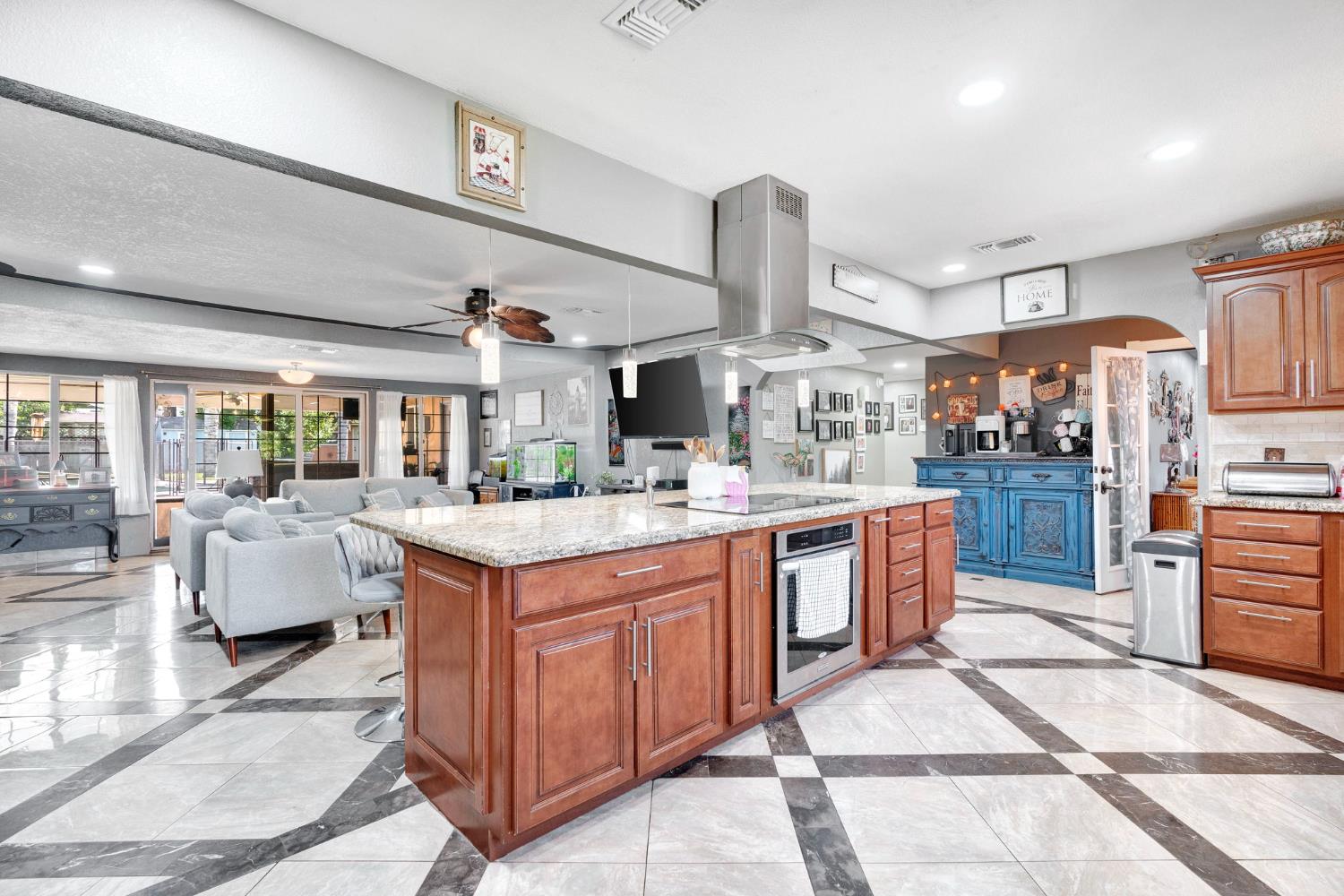 1758 Barstow Ave, Clovis, CA 93611