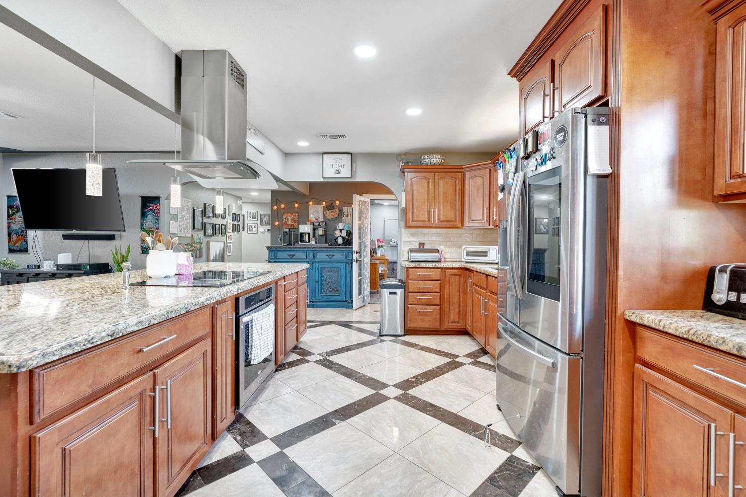 1758 Barstow Ave, Clovis, CA 93611