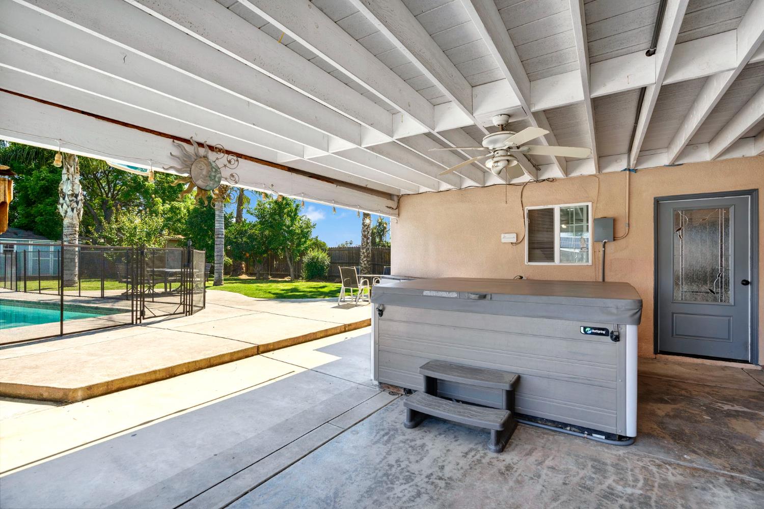 1758 Barstow Ave, Clovis, CA 93611