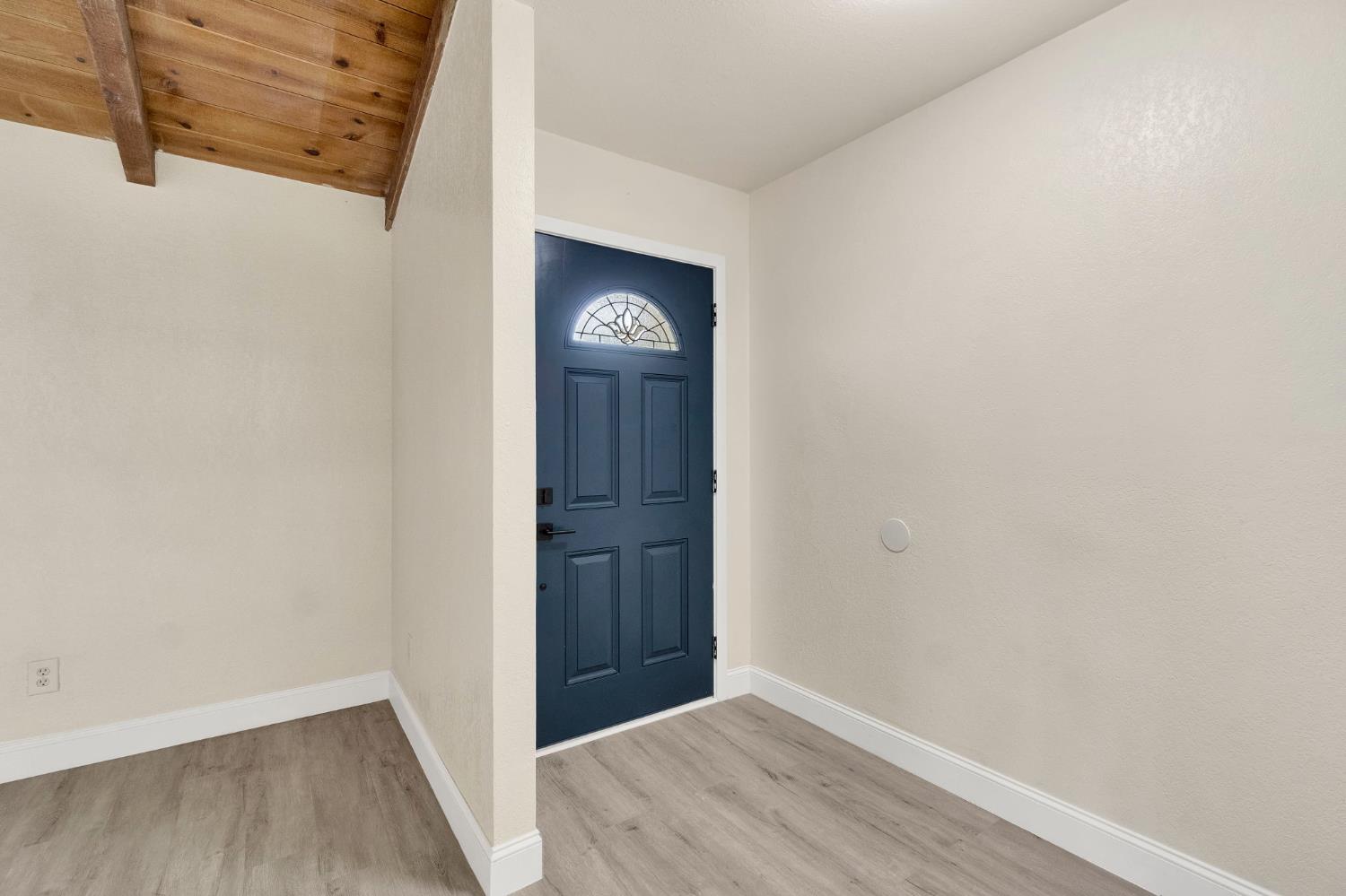 1505 Fountain Way, Madera, CA 93638