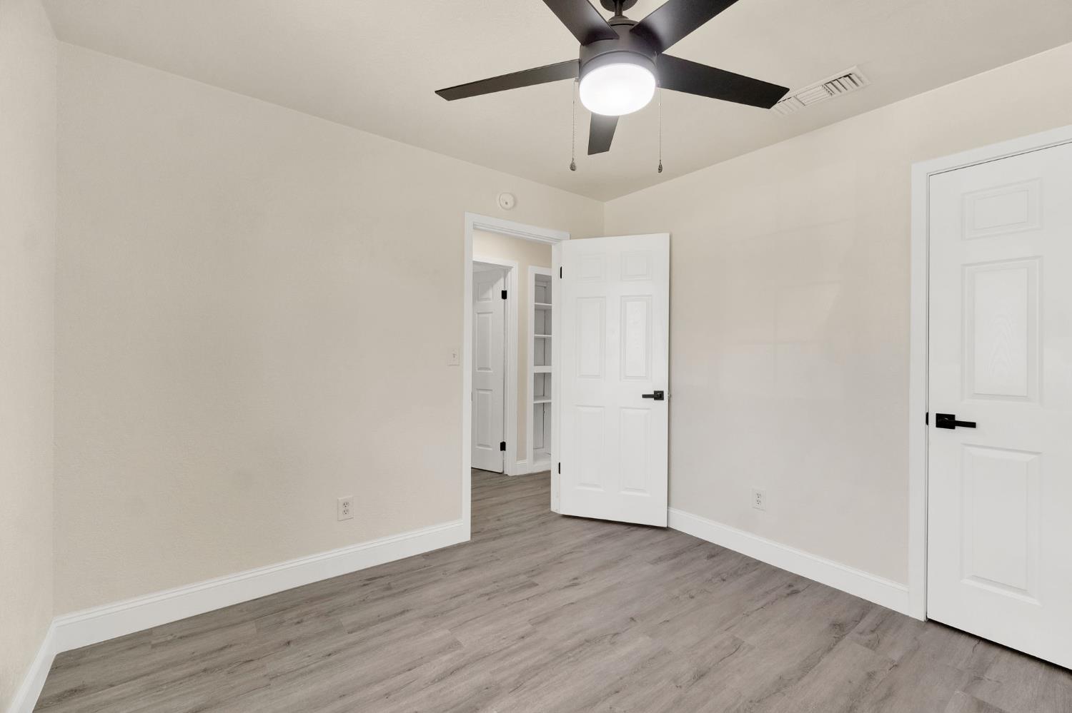 1505 Fountain Way, Madera, CA 93638