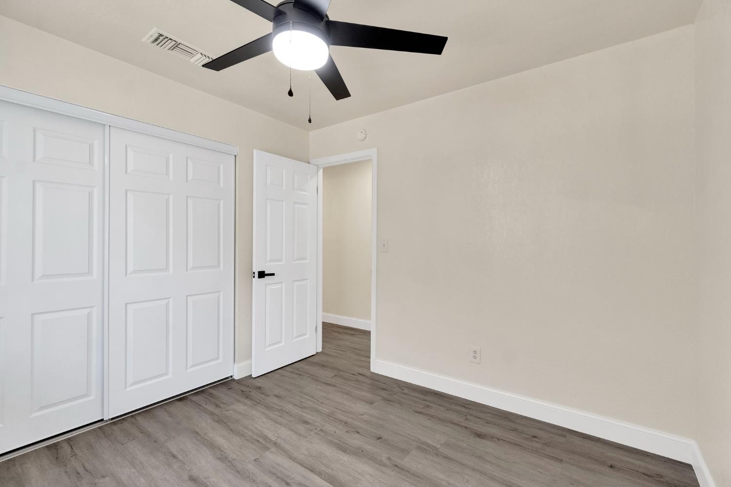 1505 Fountain Way, Madera, CA 93638