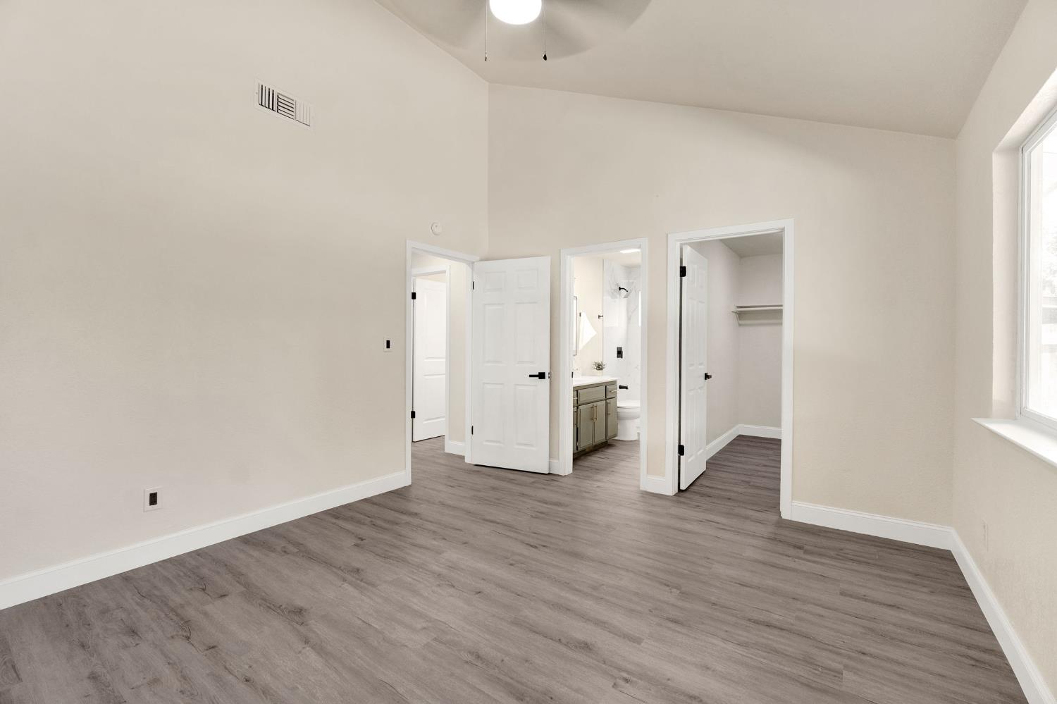 1505 Fountain Way, Madera, CA 93638