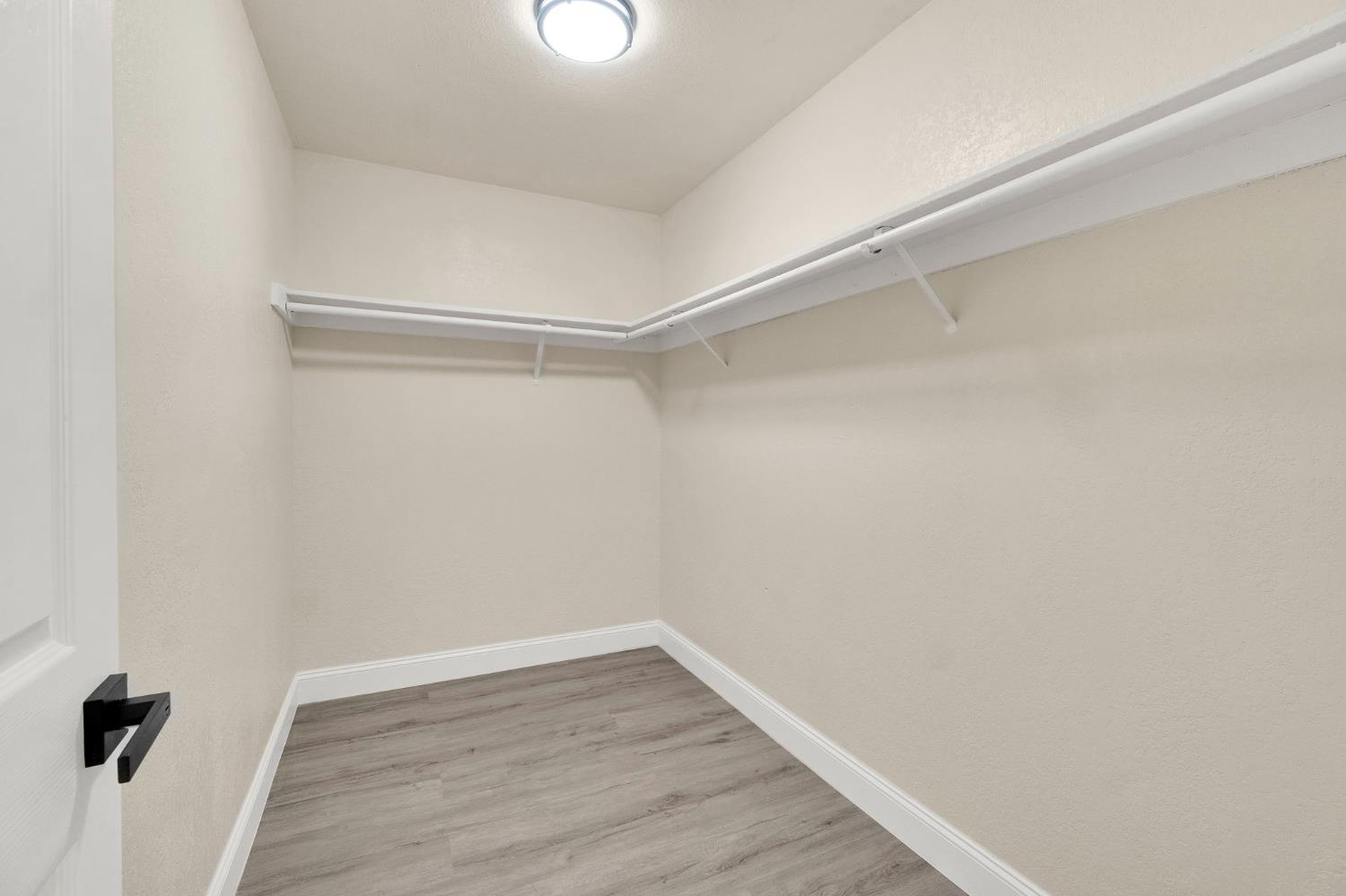 1505 Fountain Way, Madera, CA 93638