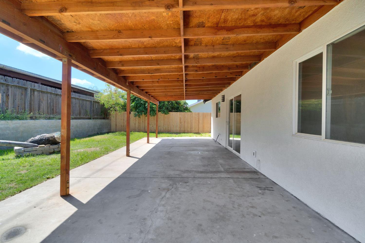 1505 Fountain Way, Madera, CA 93638