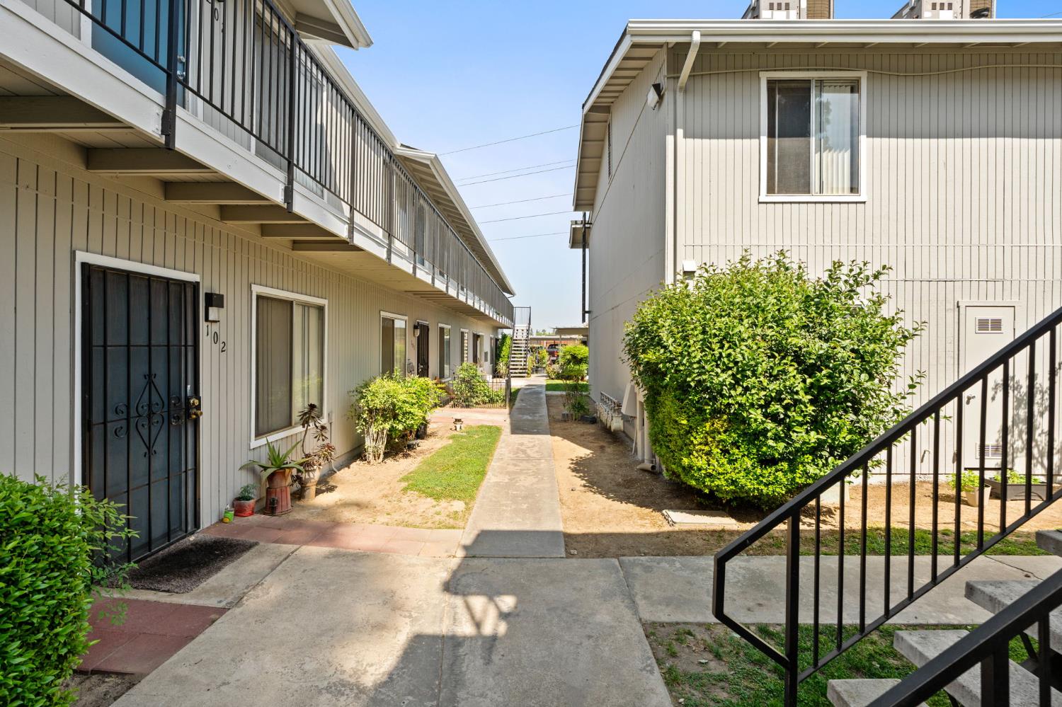 125 E Dakota Ave #101, Fresno, CA 93704