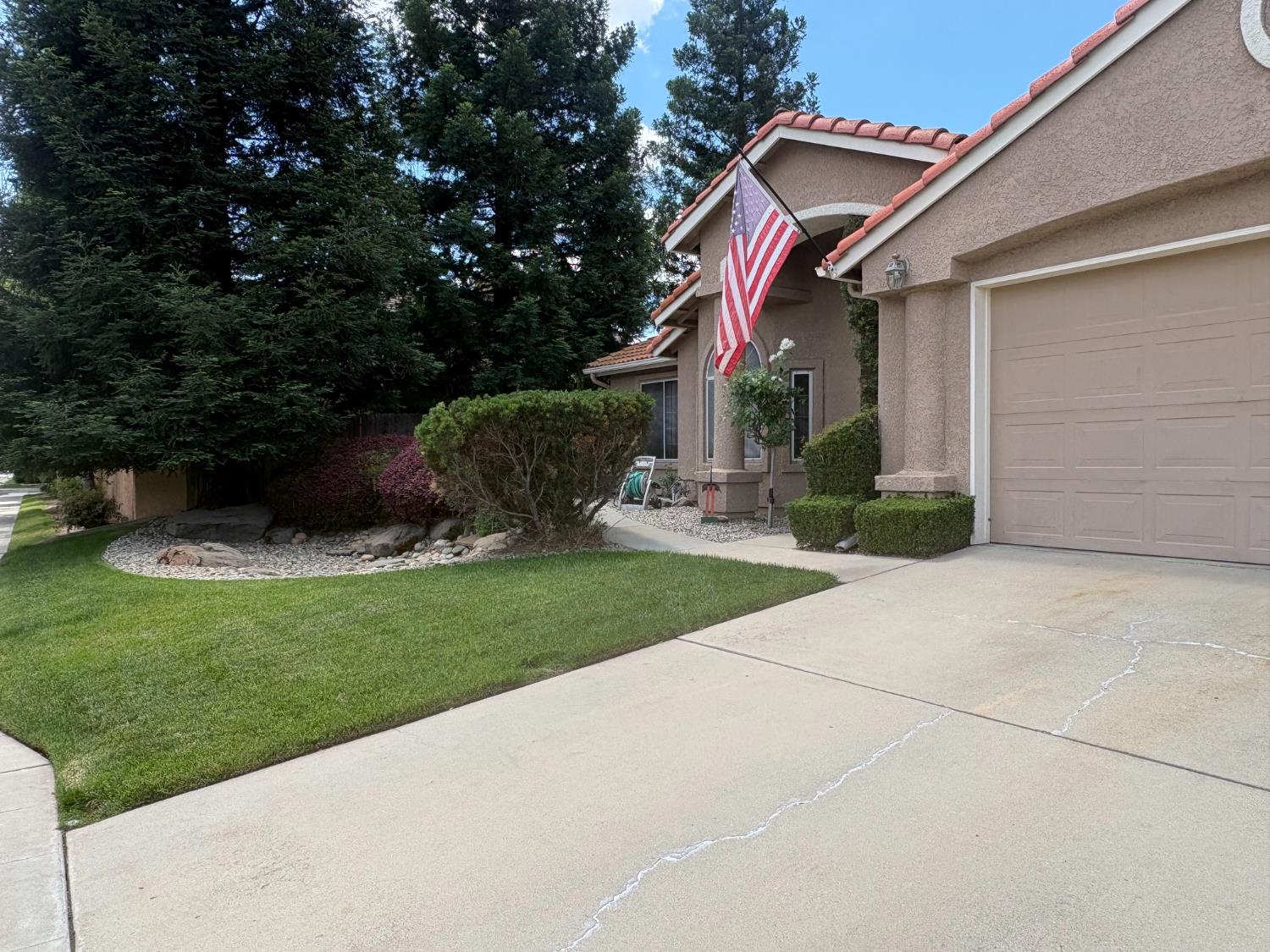 8263 N Mcdonald Ave, Fresno, CA 93720
