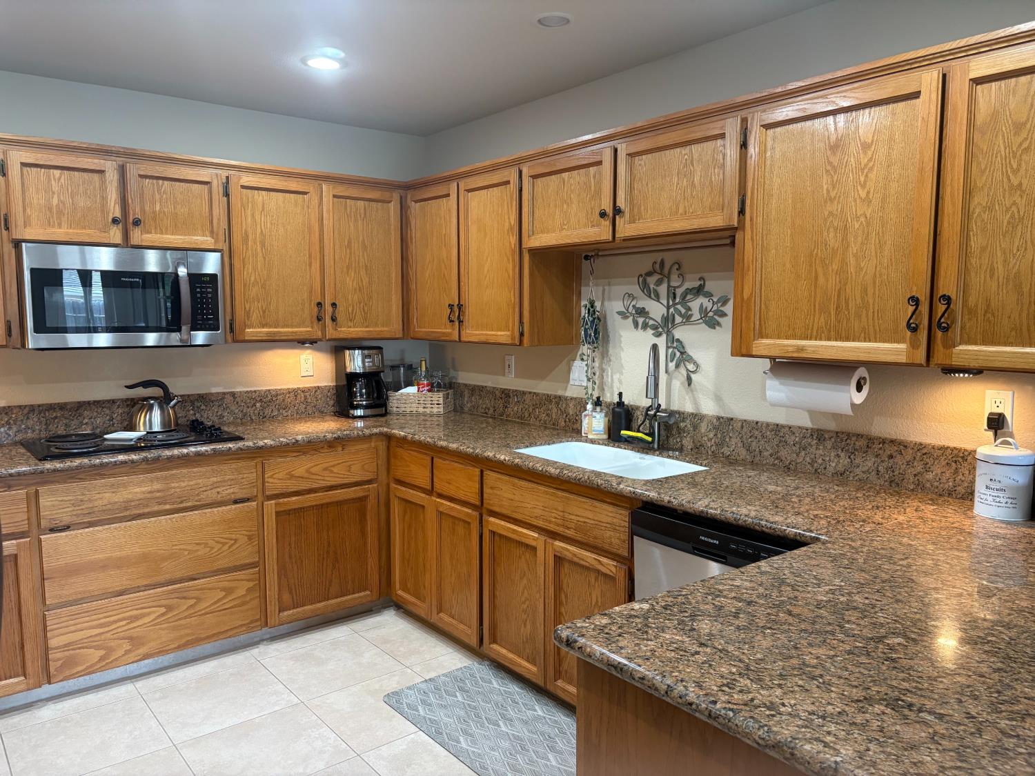 8263 N Mcdonald Ave, Fresno, CA 93720