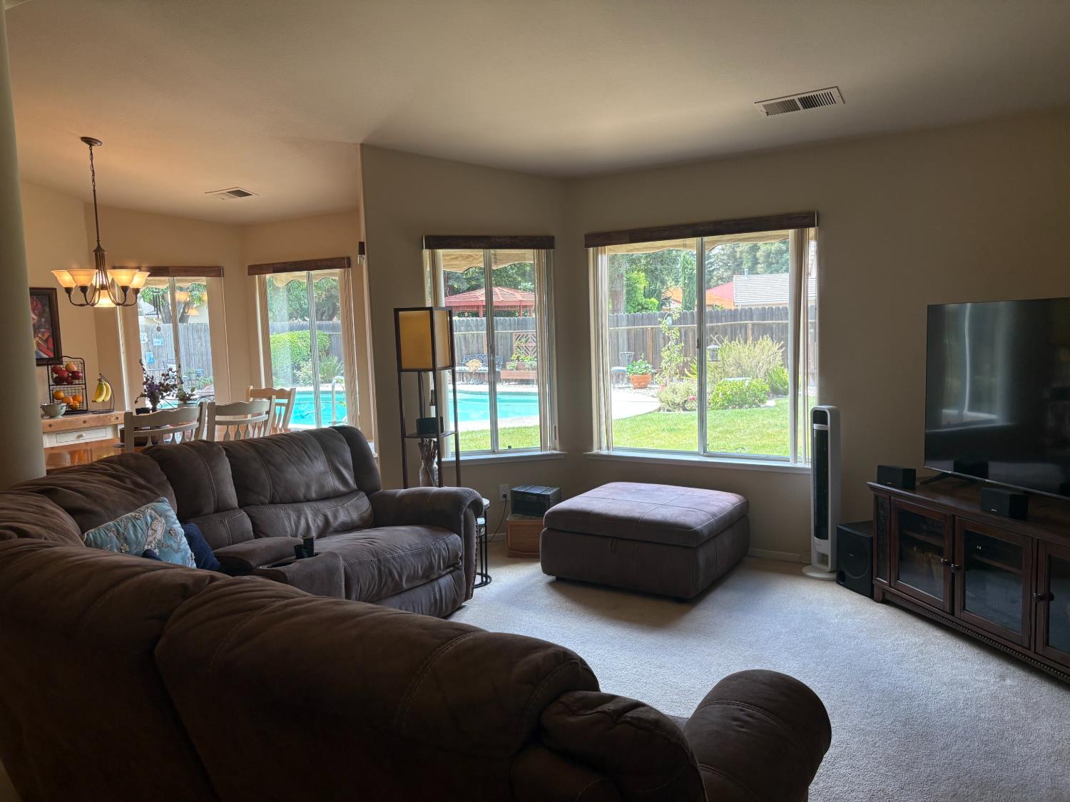 8263 N Mcdonald Ave, Fresno, CA 93720
