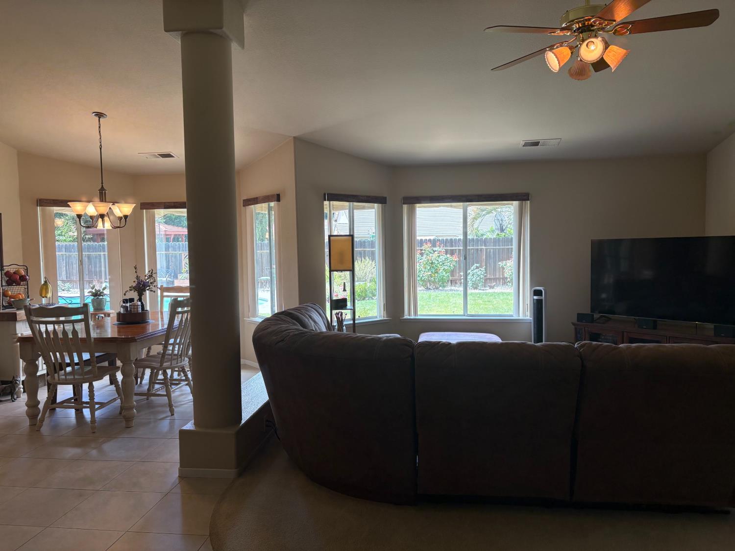 8263 N Mcdonald Ave, Fresno, CA 93720