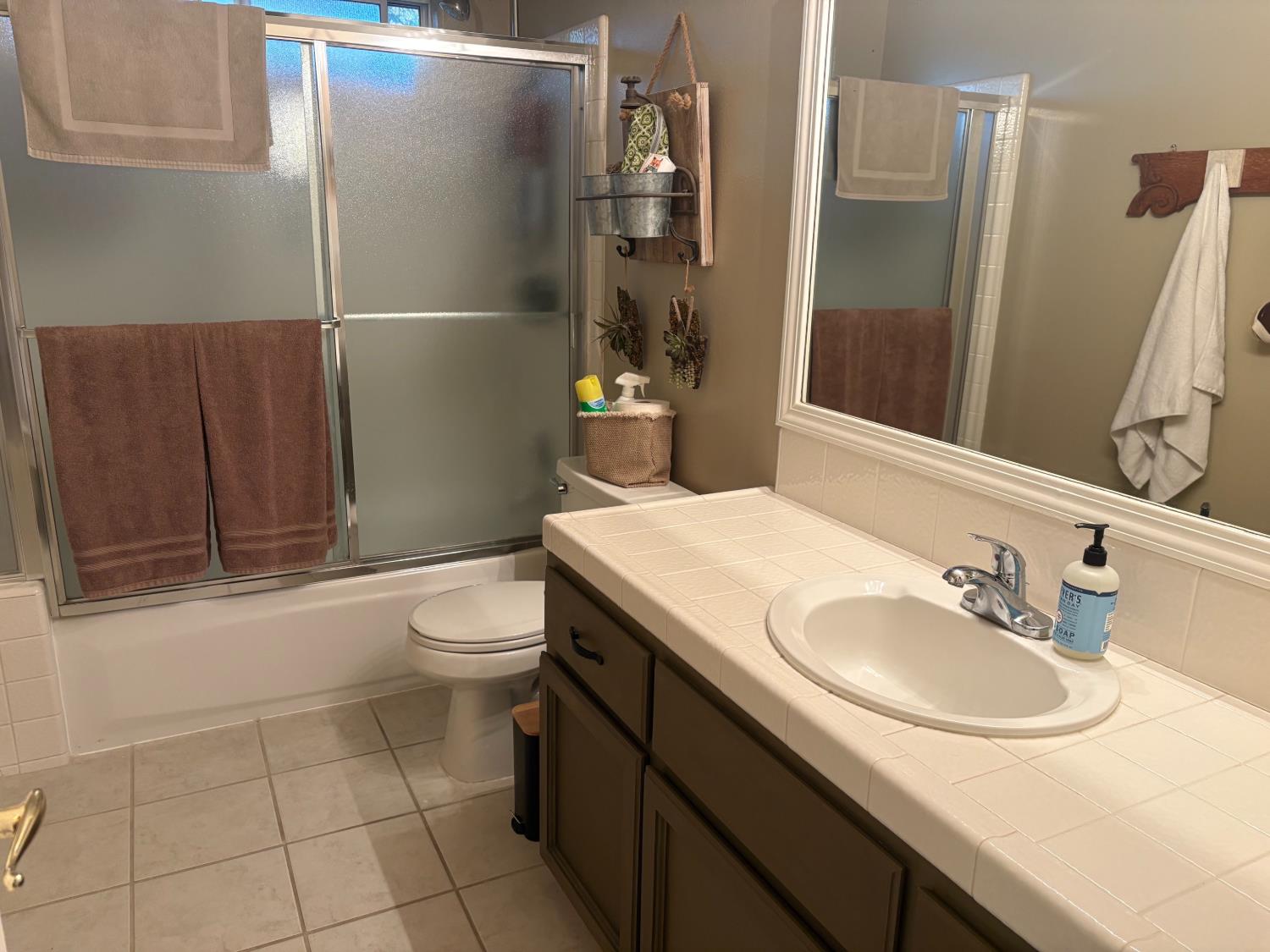 8263 N Mcdonald Ave, Fresno, CA 93720