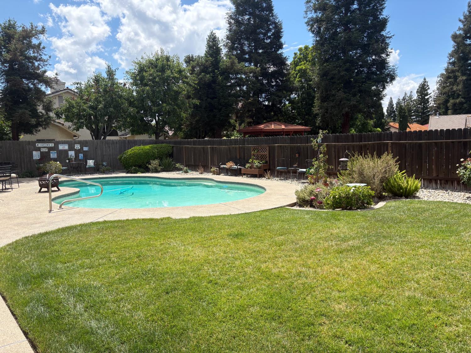 8263 N Mcdonald Ave, Fresno, CA 93720