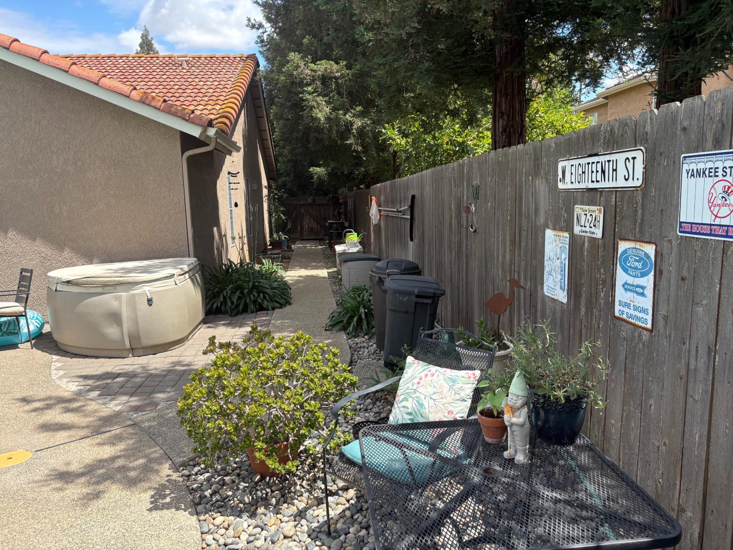 8263 N Mcdonald Ave, Fresno, CA 93720