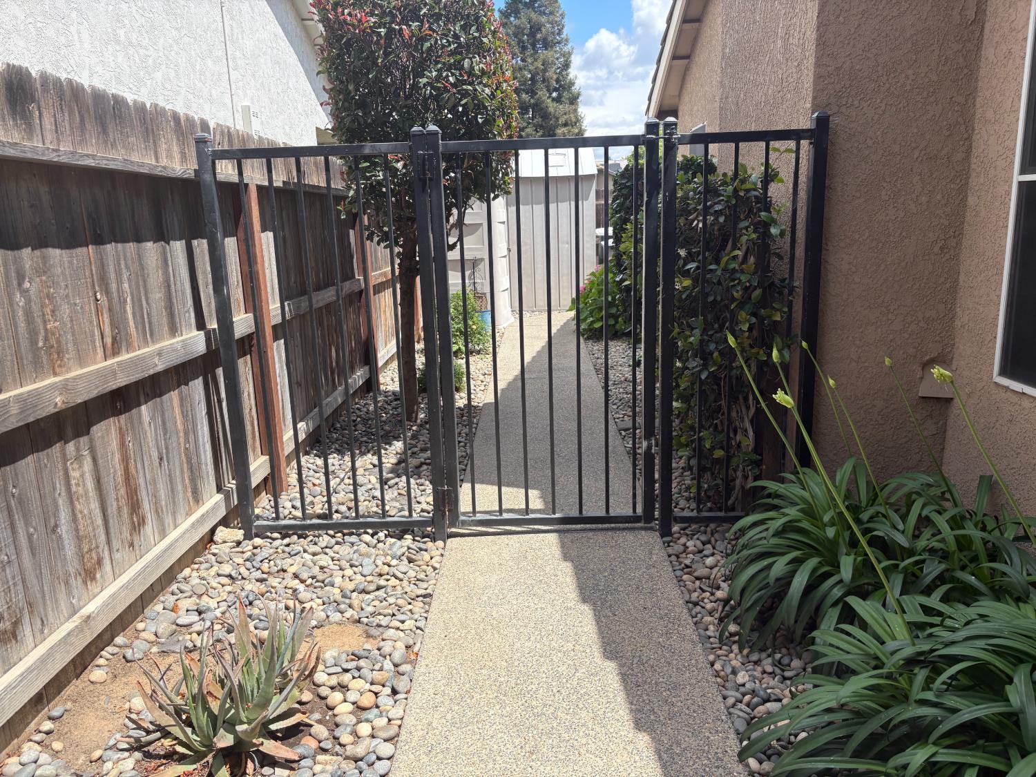8263 N Mcdonald Ave, Fresno, CA 93720