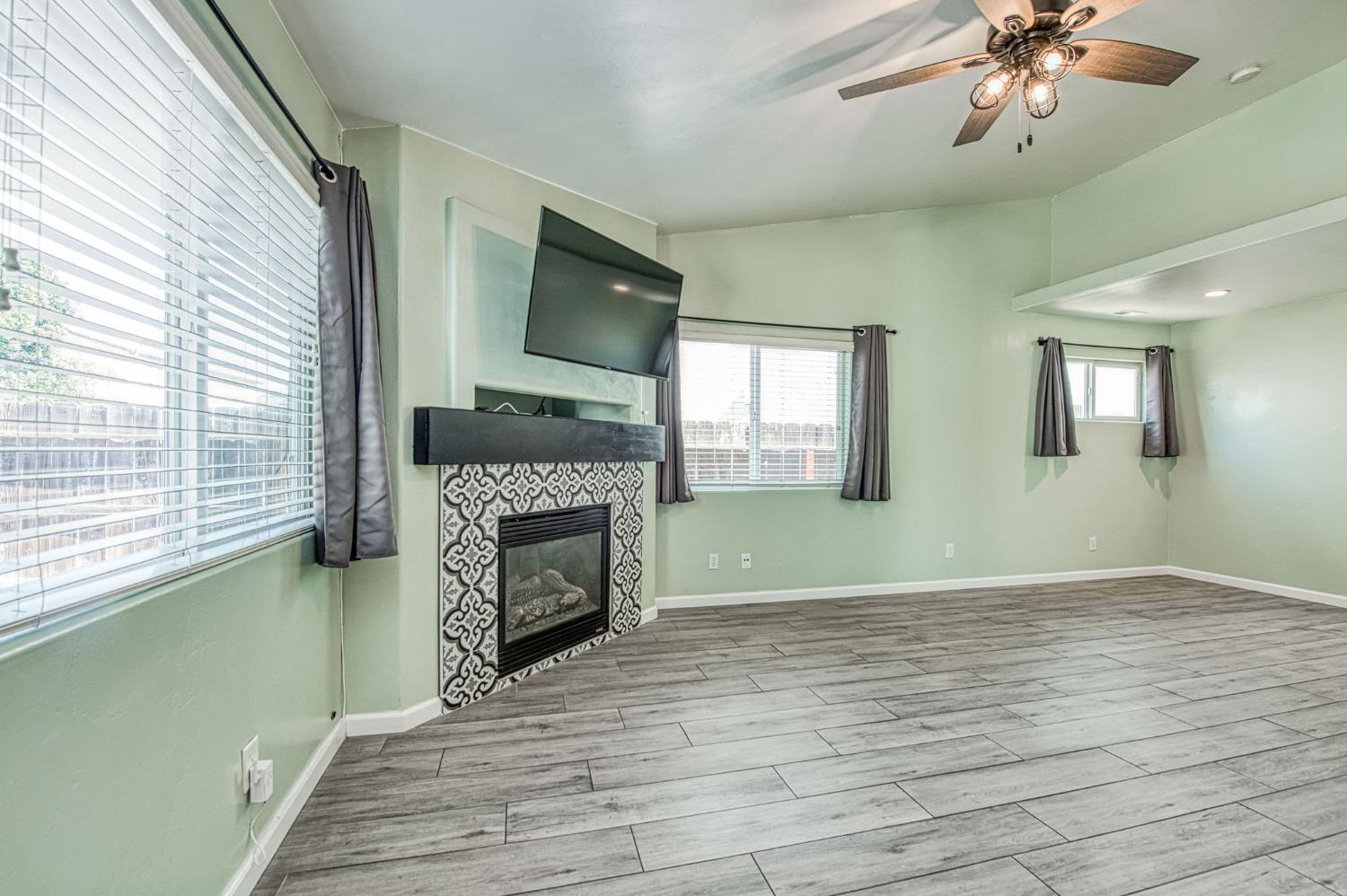 3673 N Denali Ave, Fresno, CA 93727