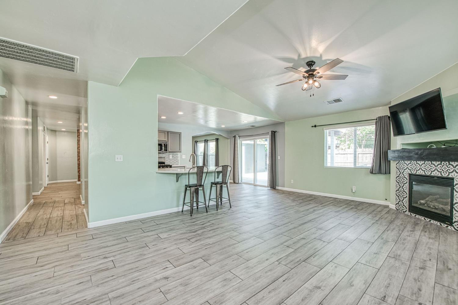 3673 N Denali Ave, Fresno, CA 93727