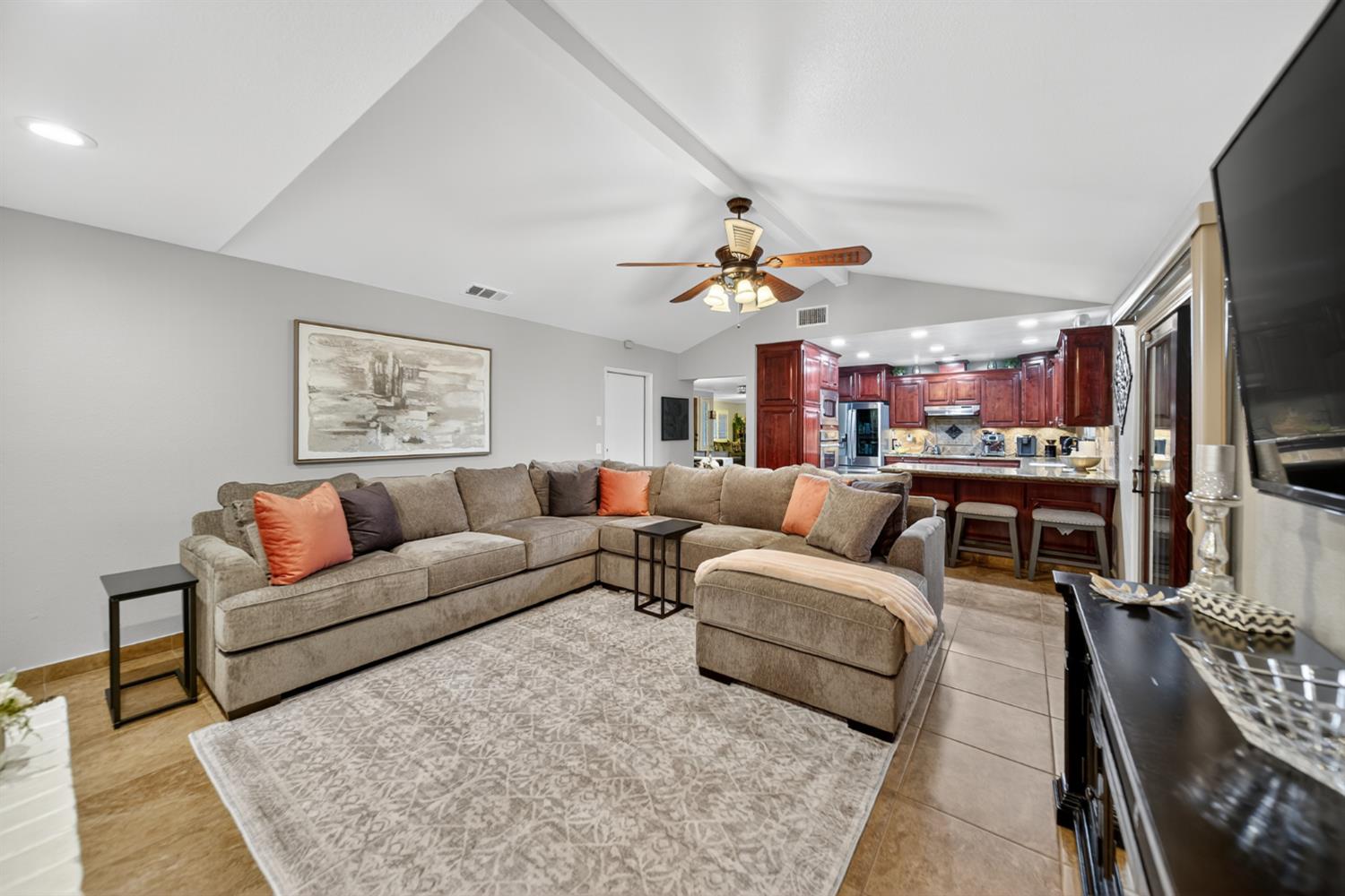 101 Mainberry, Madera, CA 93637
