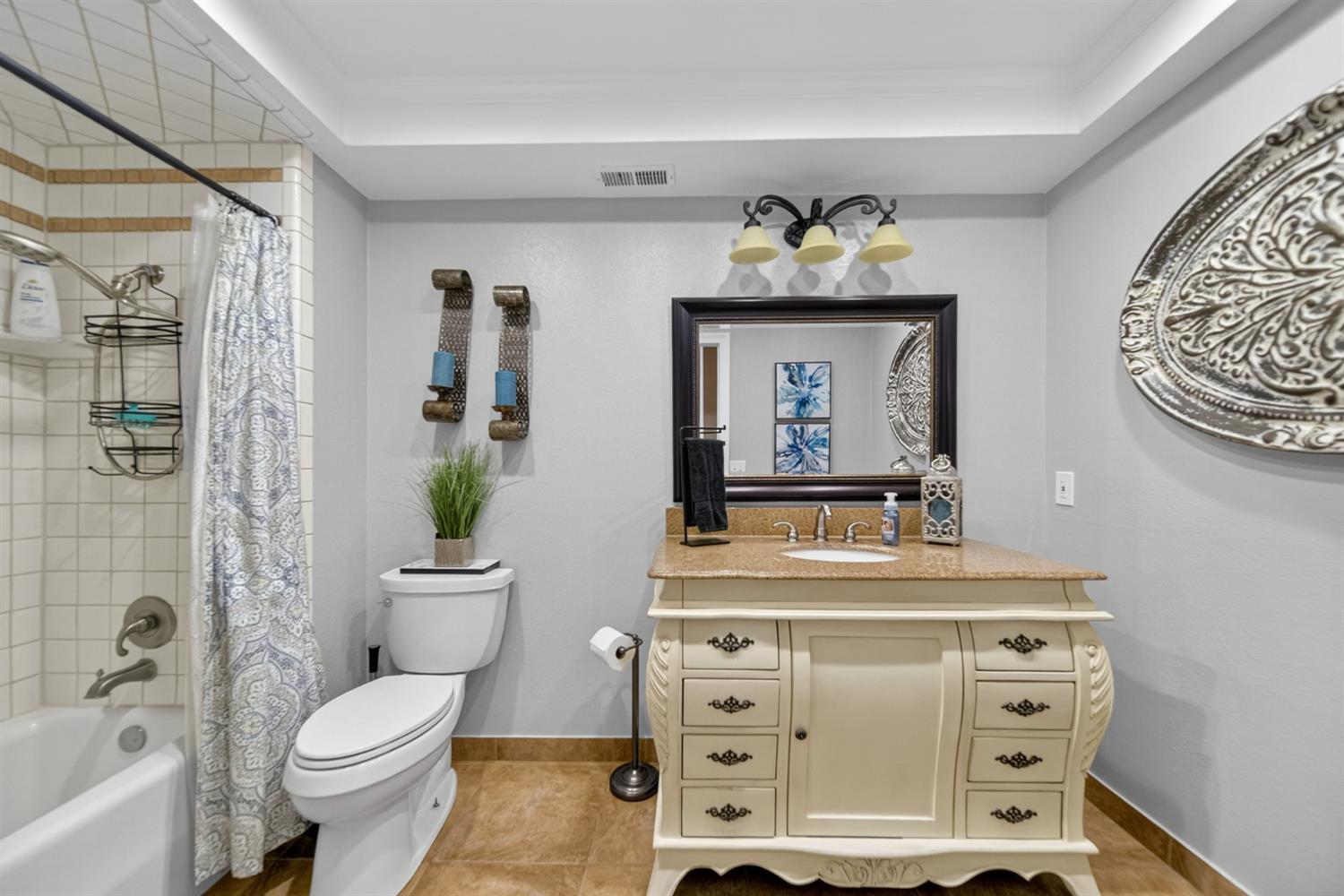 101 Mainberry, Madera, CA 93637