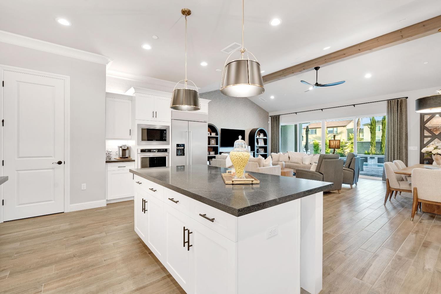2857 E Beech Tree Dr, Fresno, CA 93730
