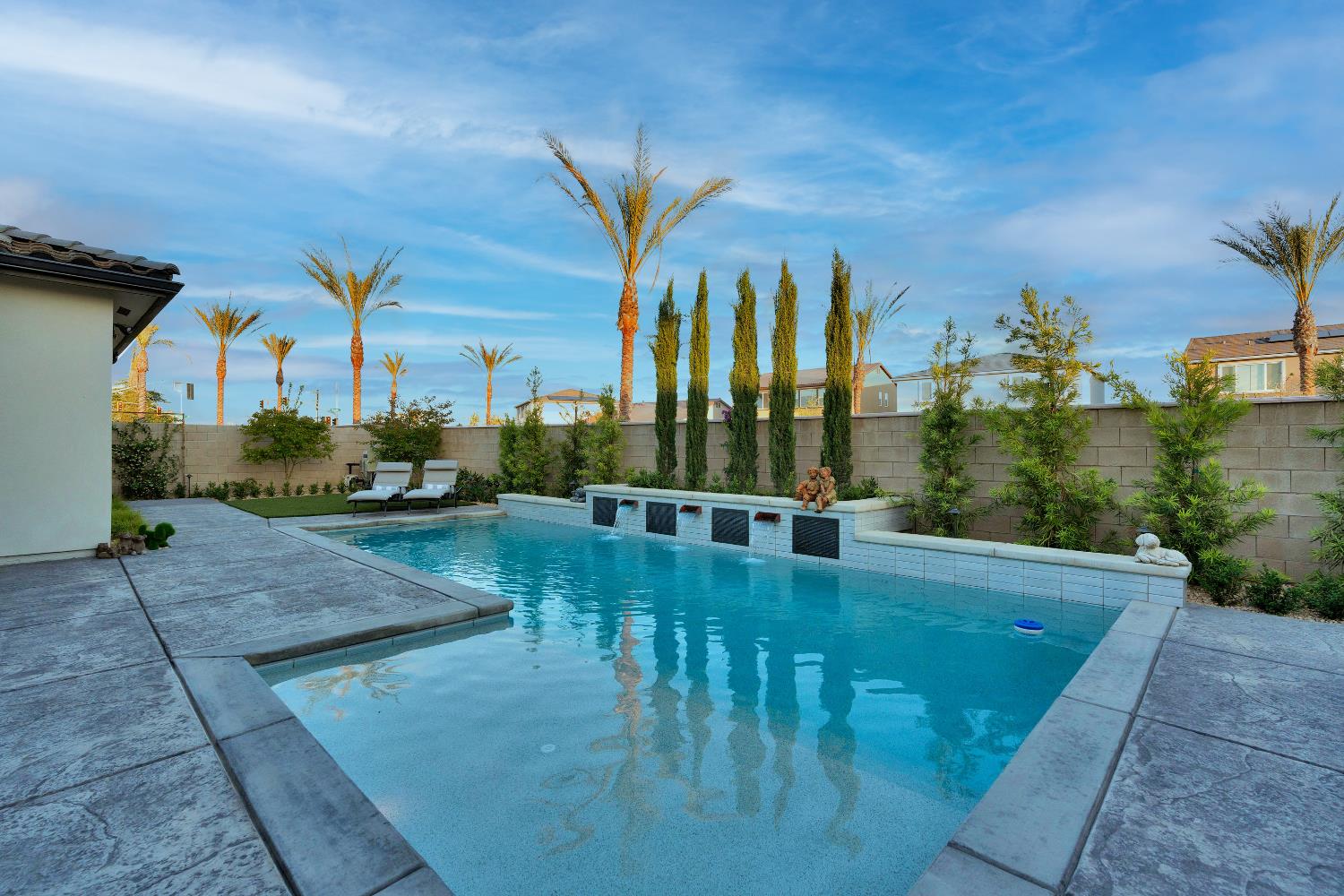 2857 E Beech Tree Dr, Fresno, CA 93730