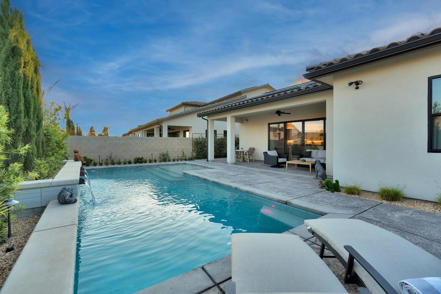 2857 E Beech Tree Dr, Fresno, CA 93730