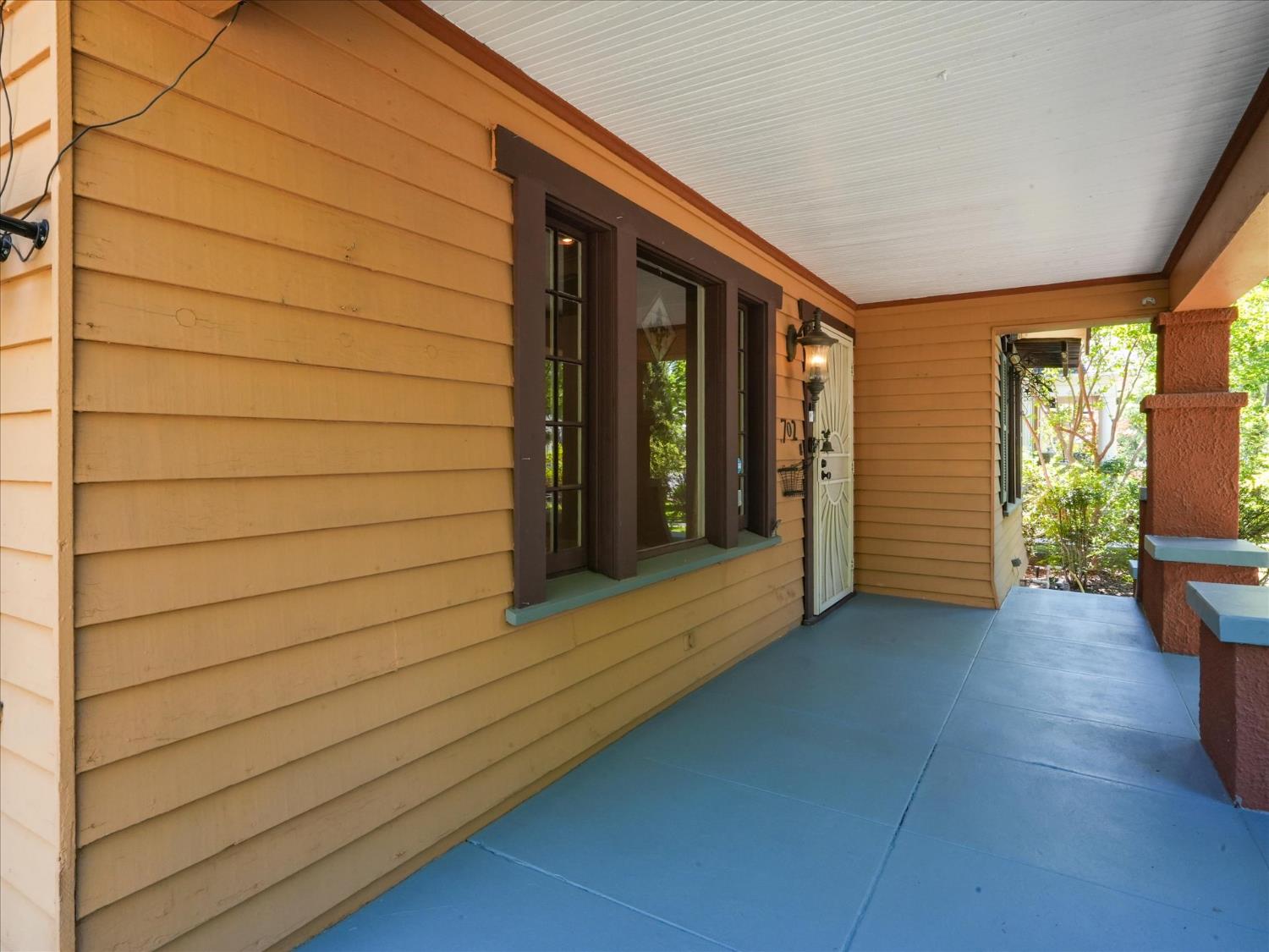 702 E Peralta Way, Fresno, CA 93704