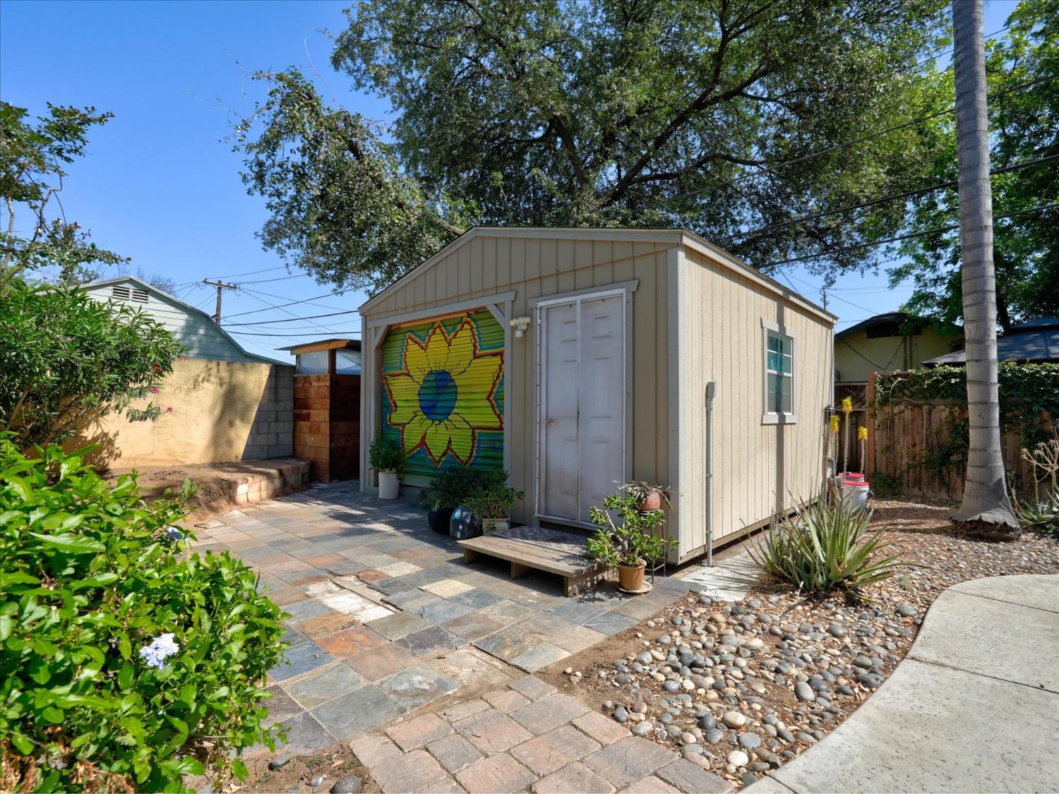 702 E Peralta Way, Fresno, CA 93704