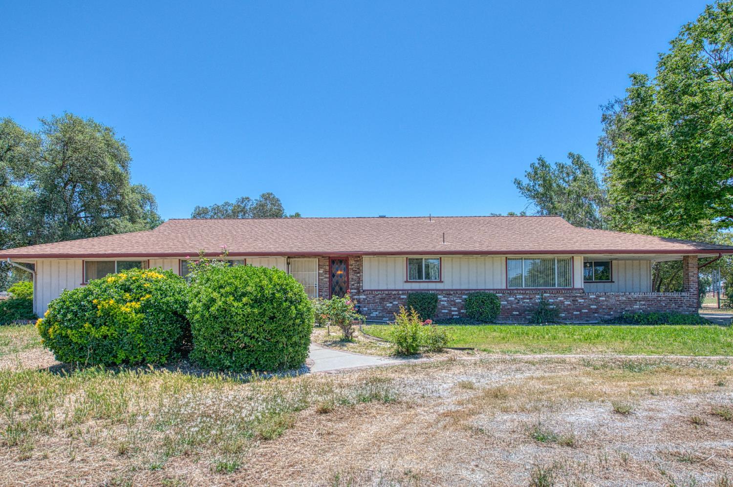 4565 W Dakota Ave, Fresno, CA 93722