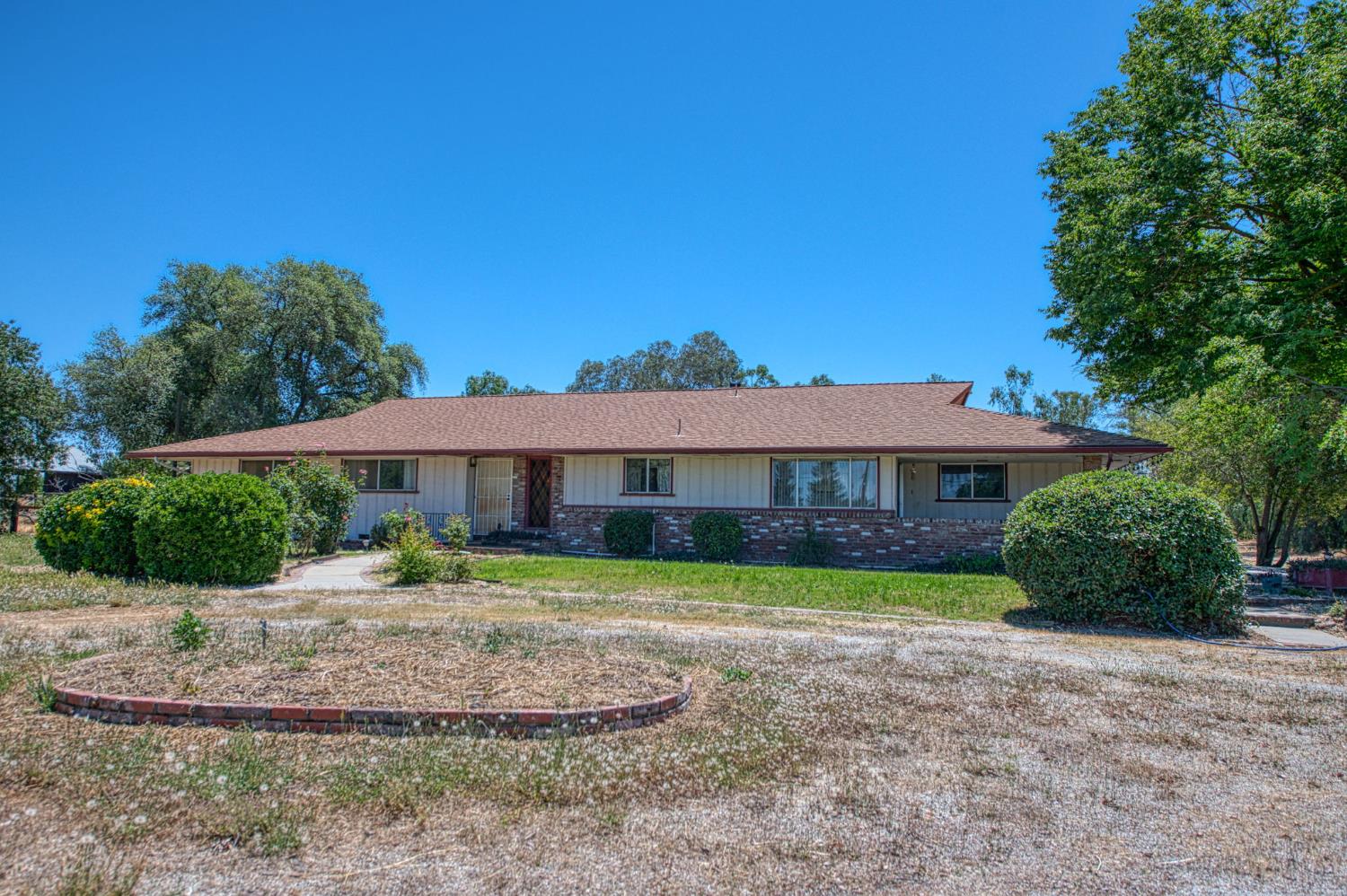 4565 W Dakota Ave, Fresno, CA 93722