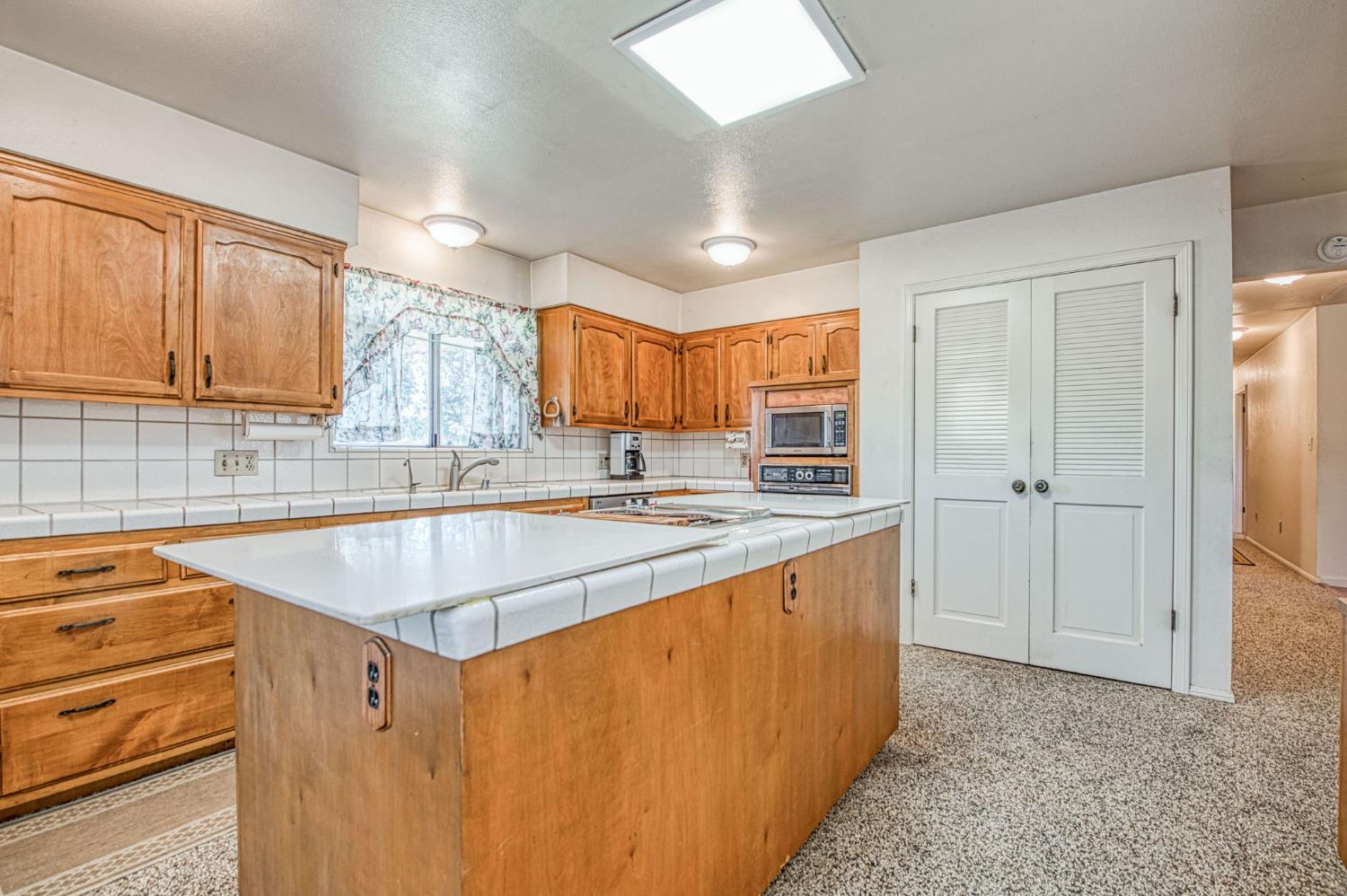 4565 W Dakota Ave, Fresno, CA 93722
