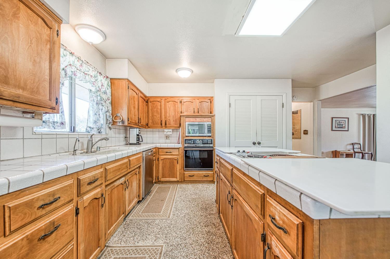 4565 W Dakota Ave, Fresno, CA 93722