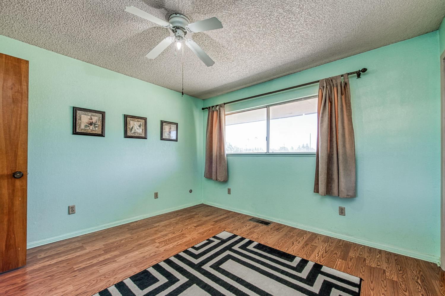 4565 W Dakota Ave, Fresno, CA 93722