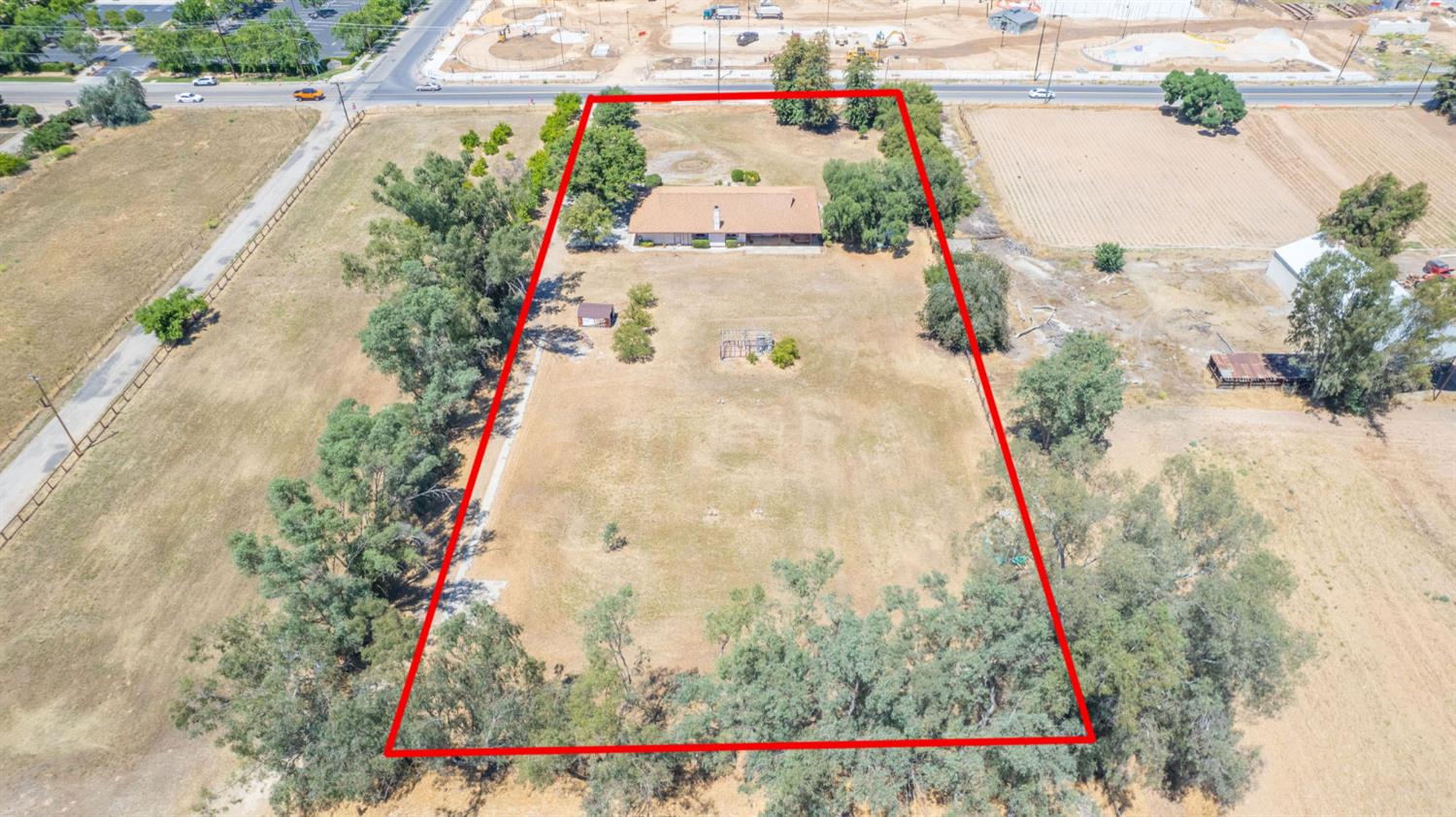 4565 W Dakota Ave, Fresno, CA 93722