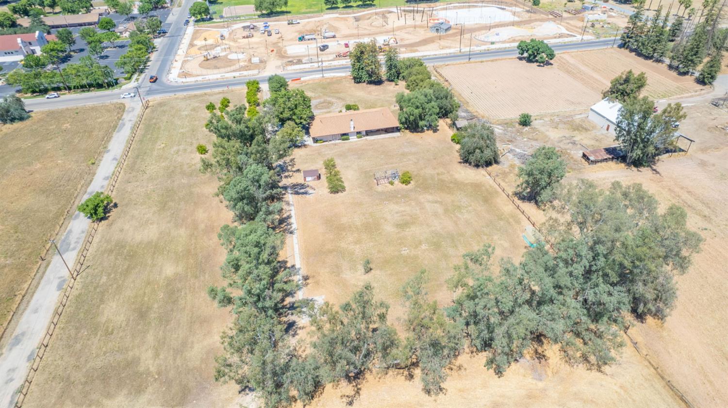 4565 W Dakota Ave, Fresno, CA 93722