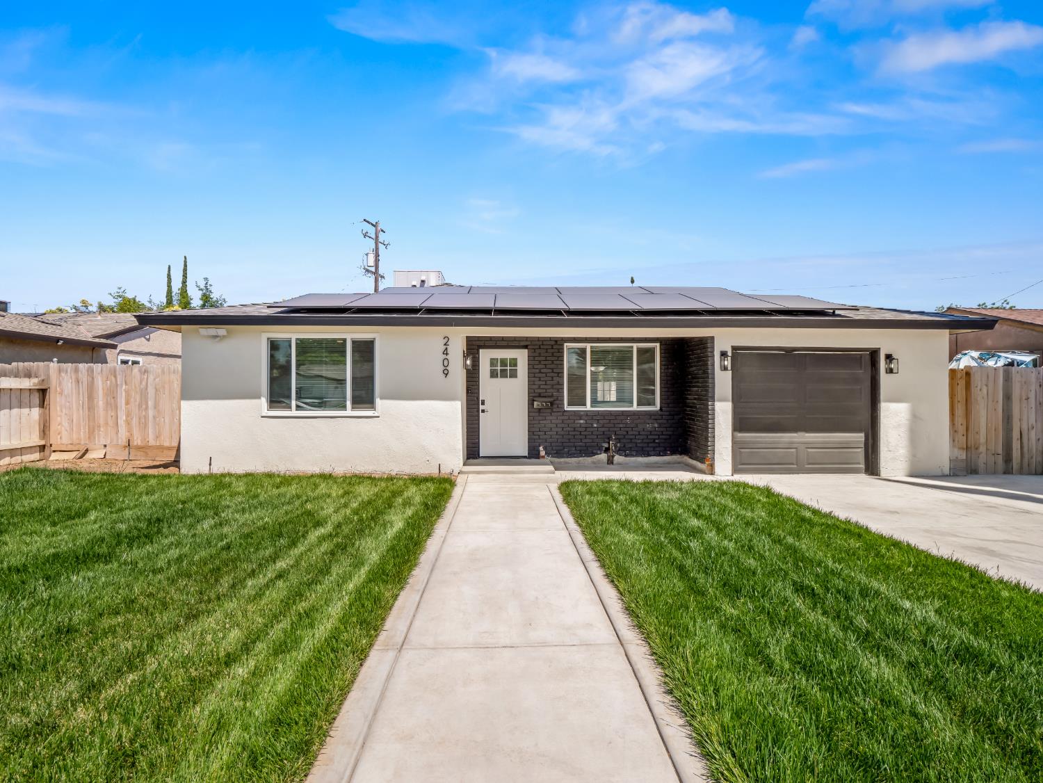 2409 E Holland Ave, Fresno, CA 93726
