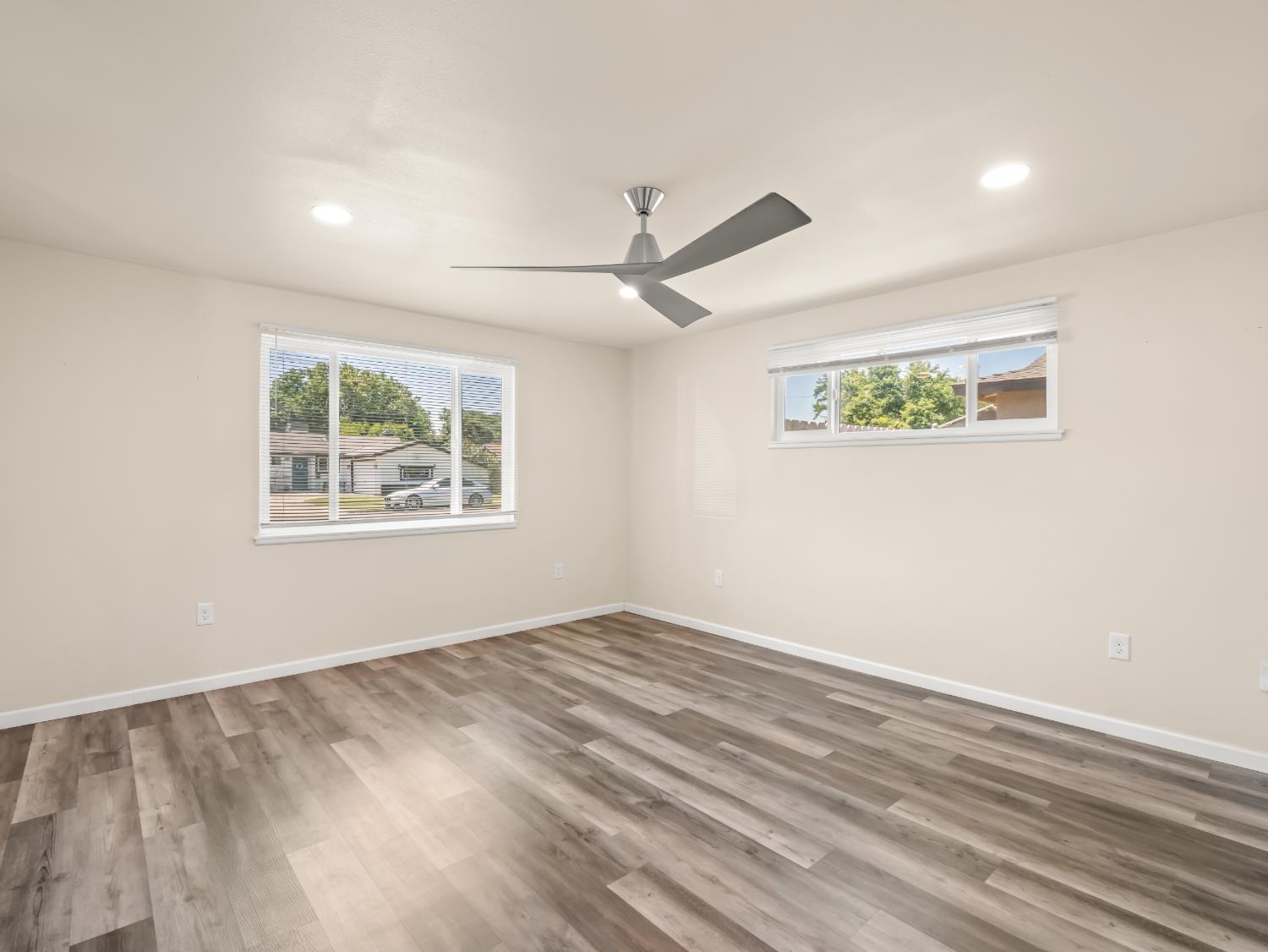 2409 E Holland Ave, Fresno, CA 93726