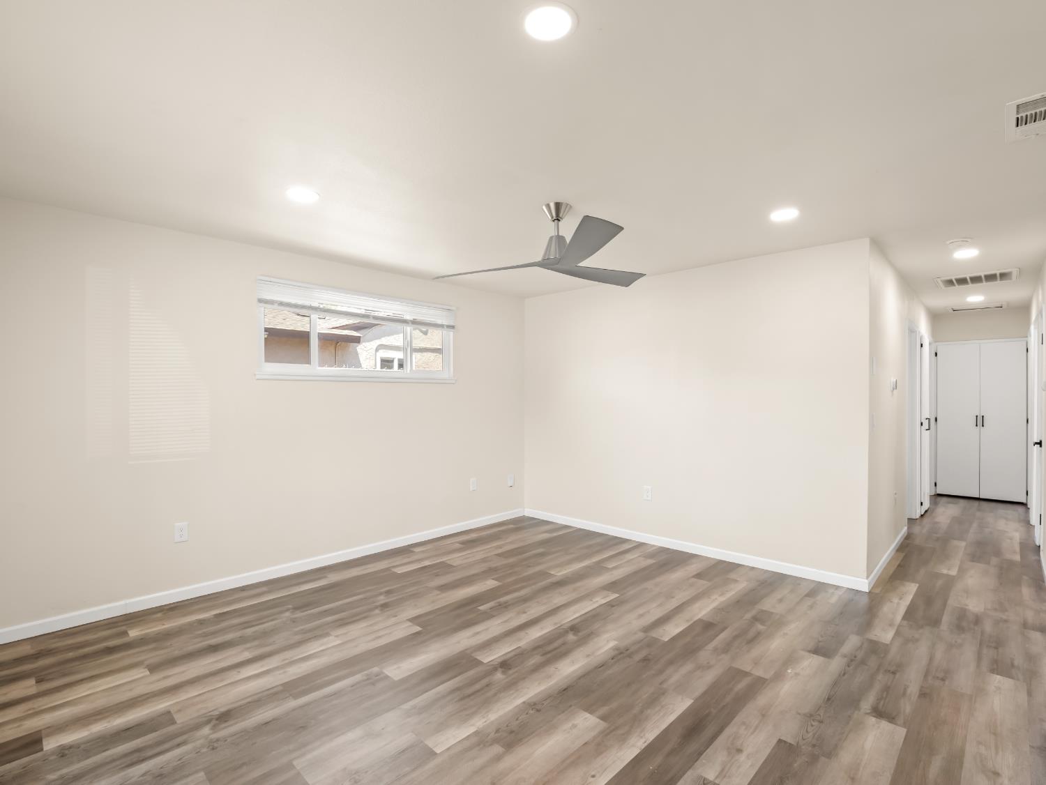 2409 E Holland Ave, Fresno, CA 93726