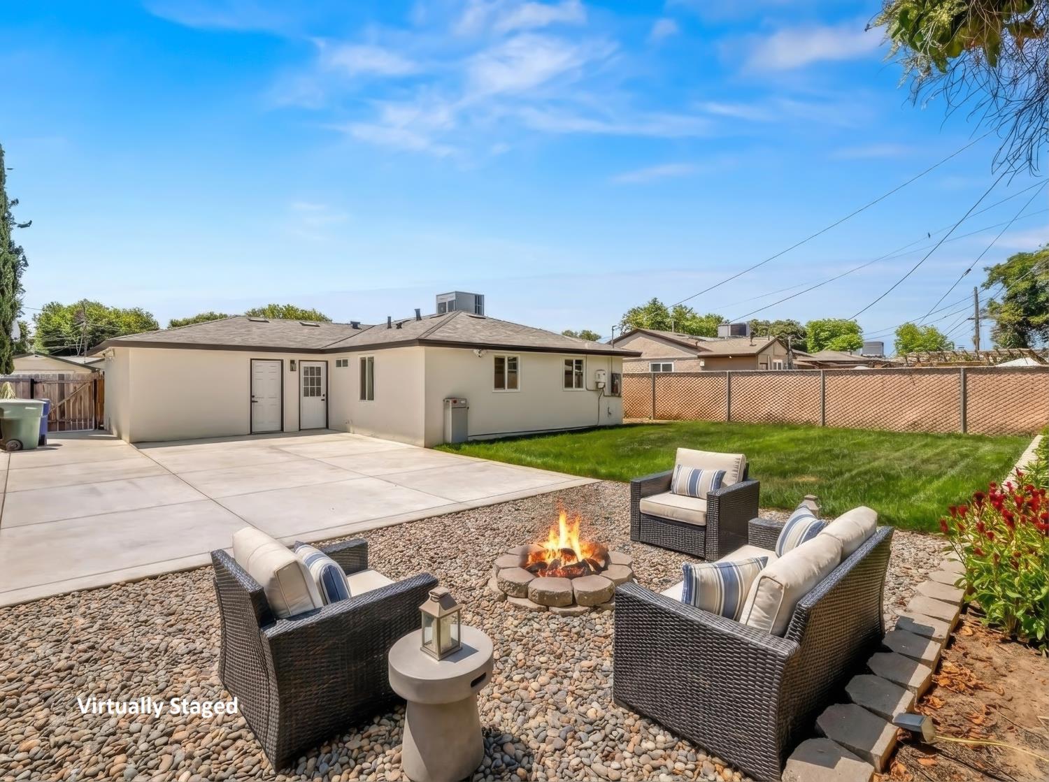 2409 E Holland Ave, Fresno, CA 93726