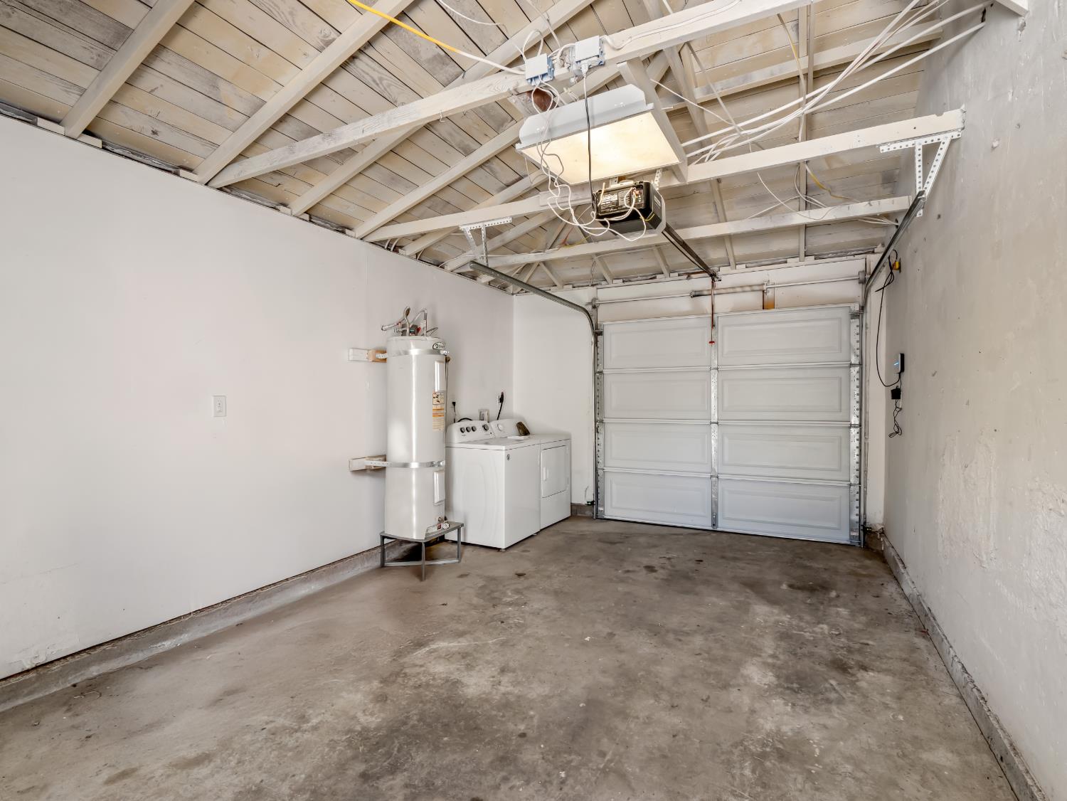 2409 E Holland Ave, Fresno, CA 93726
